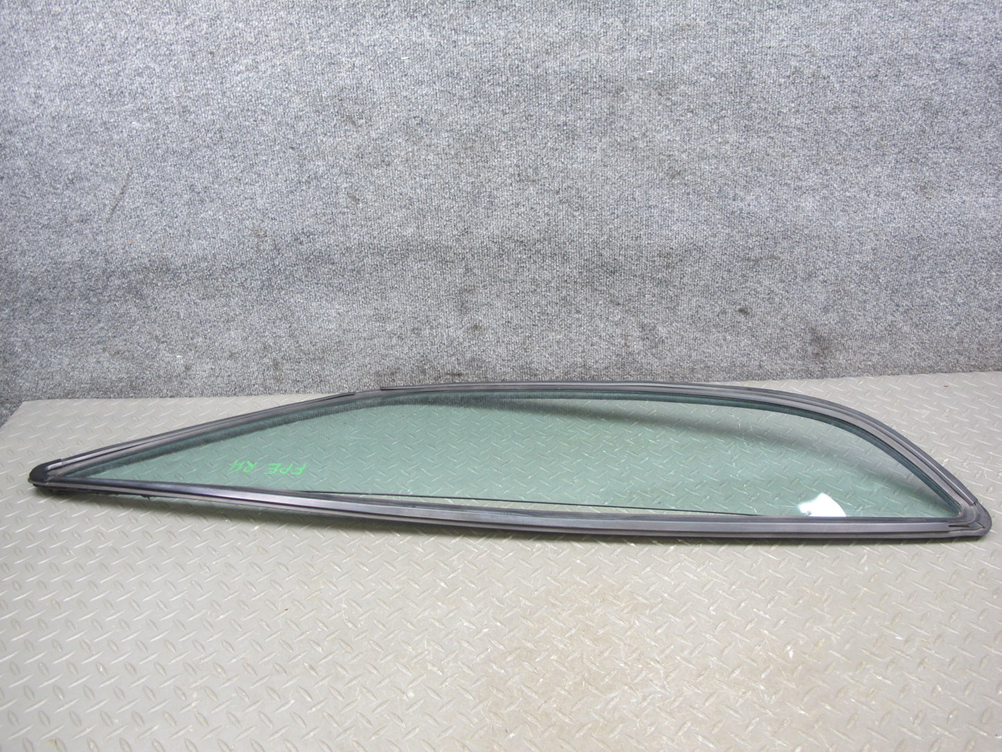 1983-1991 Porsche 928 S Rear Right Passenger Side Quarter Window Glass W/ Seal