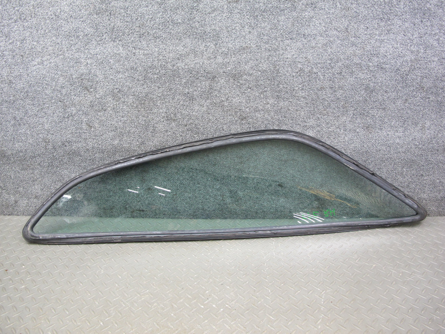 1983-1991 Porsche 928 S Rear Right Passenger Side Quarter Window Glass W/ Seal