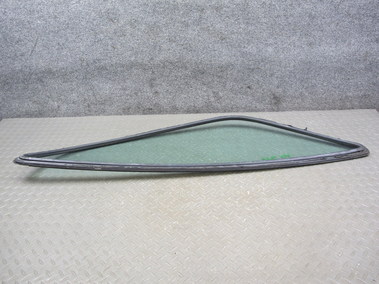 1983-1991 Porsche 928 S Rear Right Passenger Side Quarter Window Glass W/ Seal