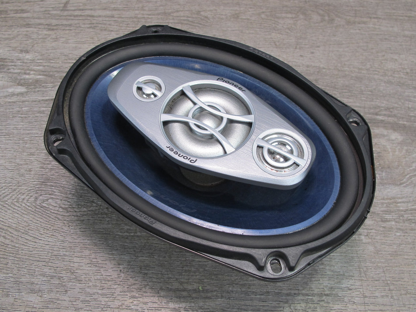 Set of 2 Pioneer TS-A6980R Audio Speaker