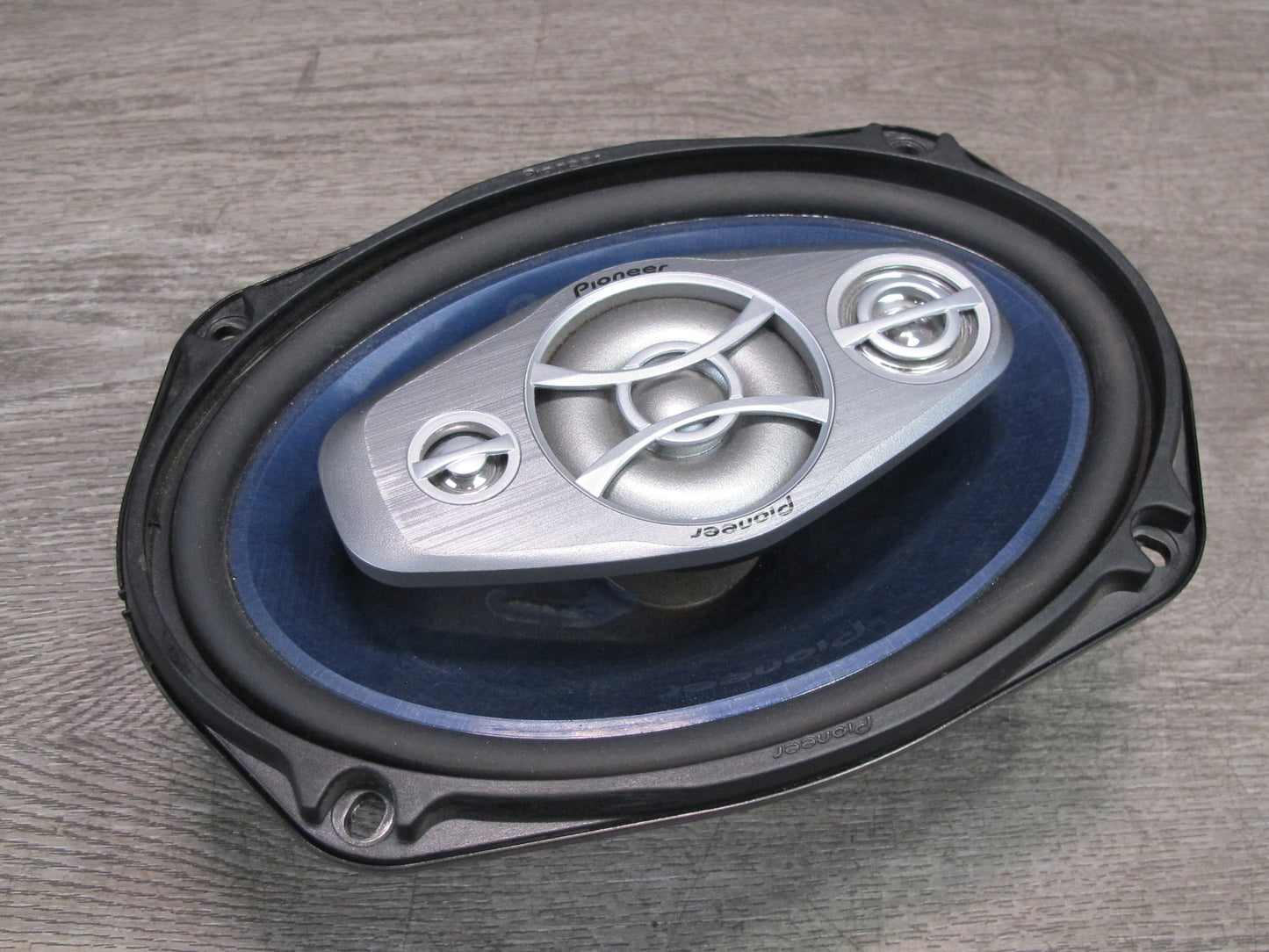 Set of 2 Pioneer TS-A6980R Audio Speaker