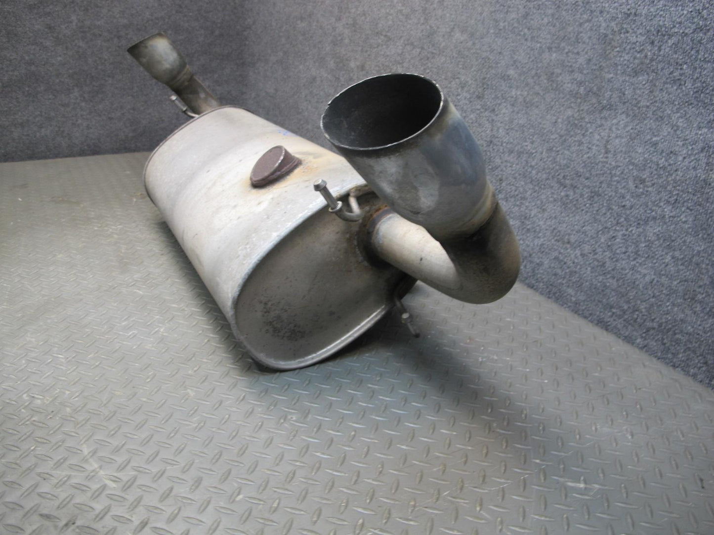 07-09 Pontiac Solstice GXP Rear Exhaust Muffler w Tips