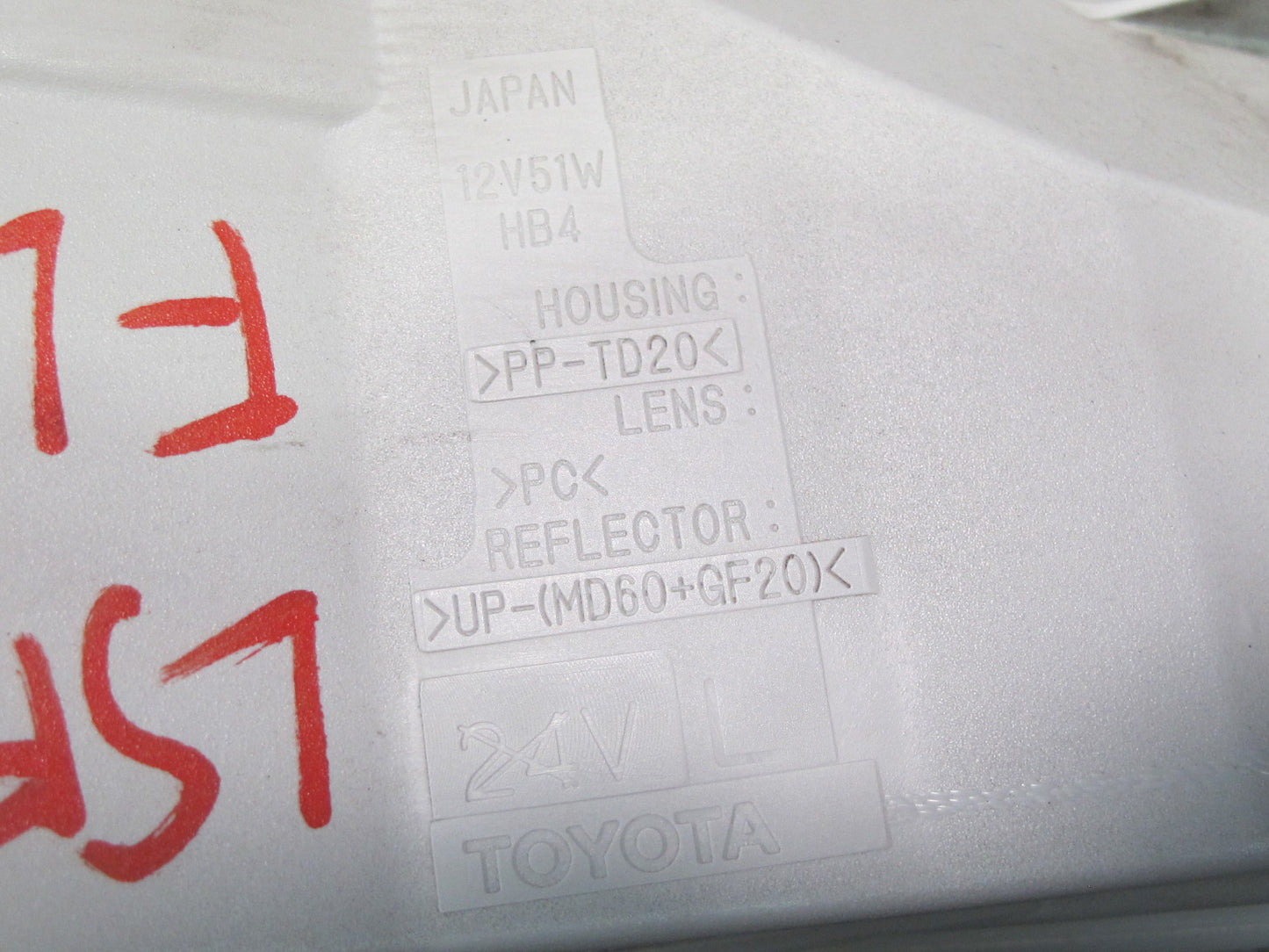 07-09 Lexus UVF46 LS600h LS460 Set of 2 Front Left & Right Fog Light Lamp OEM