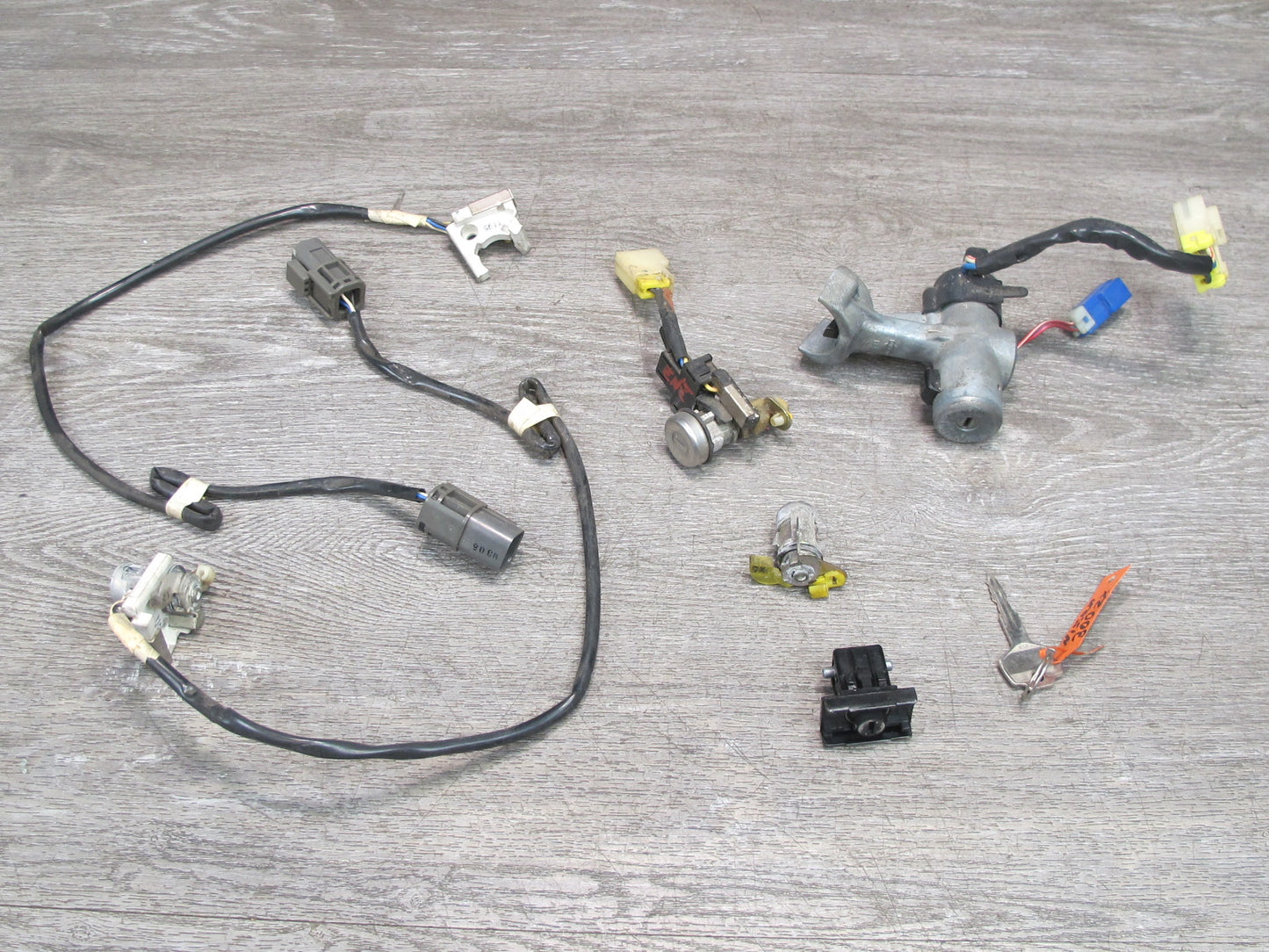 84-86 Nissan 300ZX Z31 2+0 Ignition Trunk Door Lock KEY Set OEM