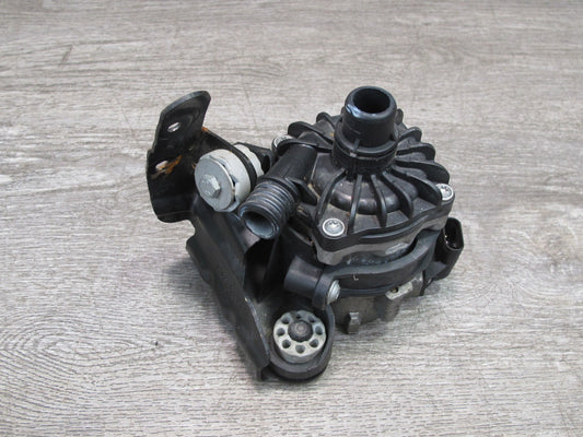 10-14 BMW E70 E71 X5M X6M S63 Auxiliary Coolant Water Pump 7584088 OEM