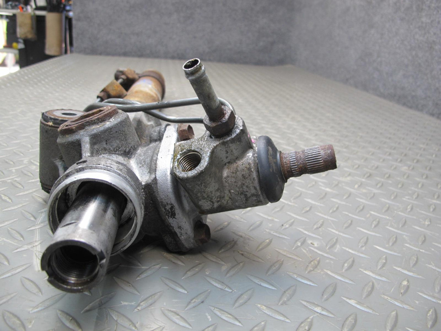 2003-2004 Lexus UZJ120L GX470 Power Steering Rack & Pinion Gear