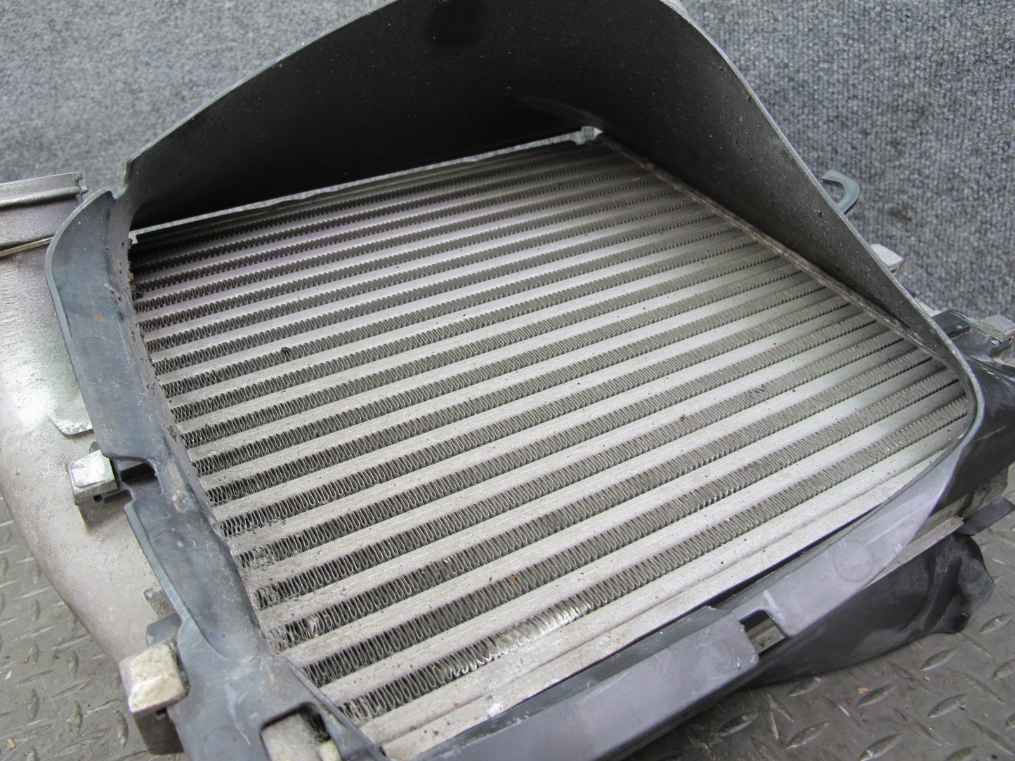 2011-2018 Porsche Cayenne 958 4.8L Turbo Right Intercooler Unit w Shroud