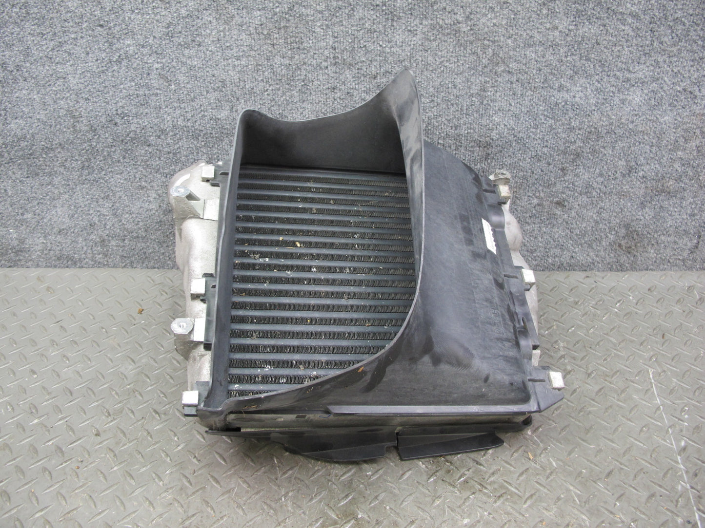 2011-2018 Porsche Cayenne 958 4.8L Turbo Right Intercooler Unit w Shroud