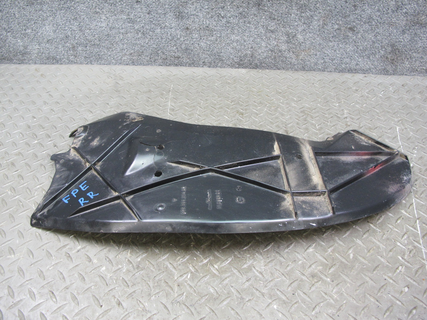 1984-1989 Porsche 928 S Rear Left & Right Side Wheel Cover Splash Guard Set
