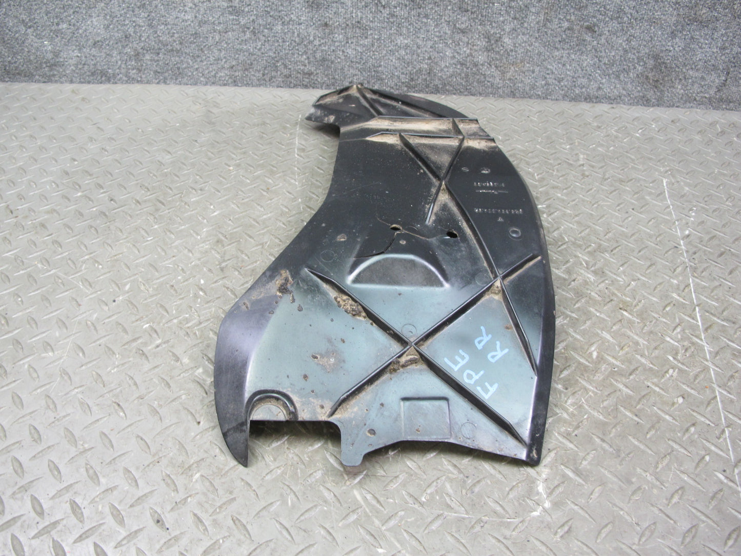 1984-1989 Porsche 928 S Rear Left & Right Side Wheel Cover Splash Guard Set