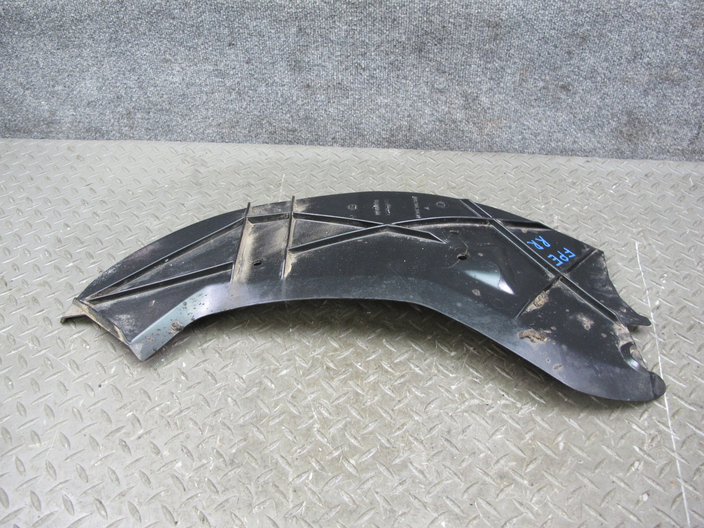 1984-1989 Porsche 928 S Rear Left & Right Side Wheel Cover Splash Guard Set