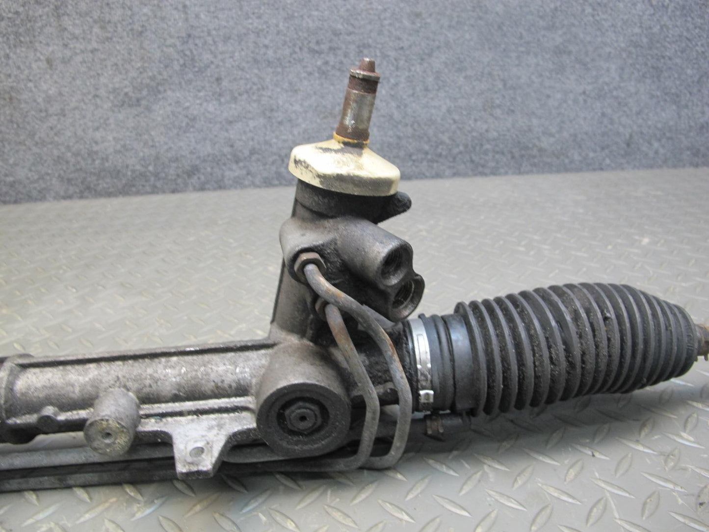 06-09 Pontiac Solstice Saturn SKY Power Steering Rack & Pinion 15923219 OEM