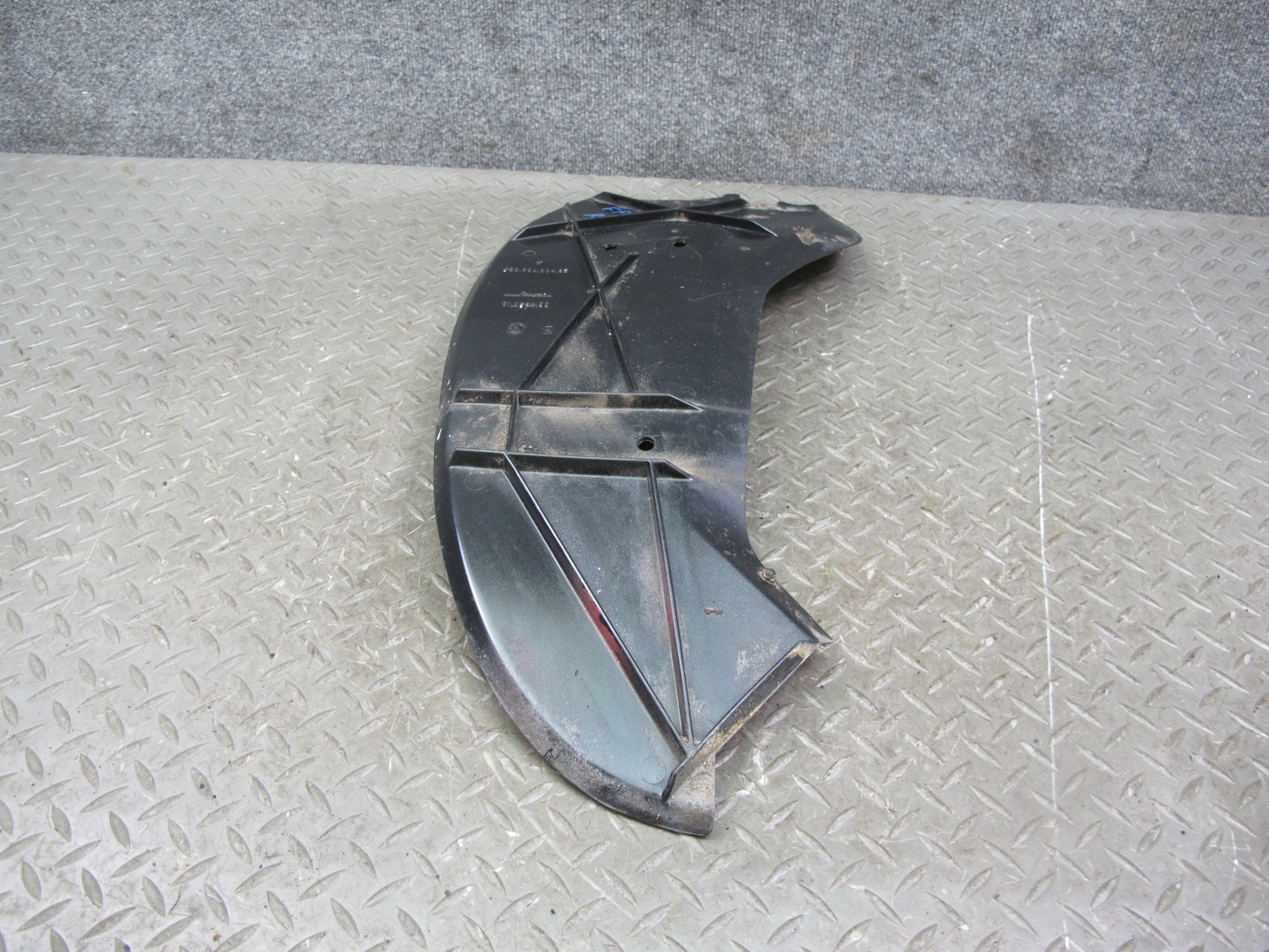 1984-1989 Porsche 928 S Rear Left & Right Side Wheel Cover Splash Guard Set