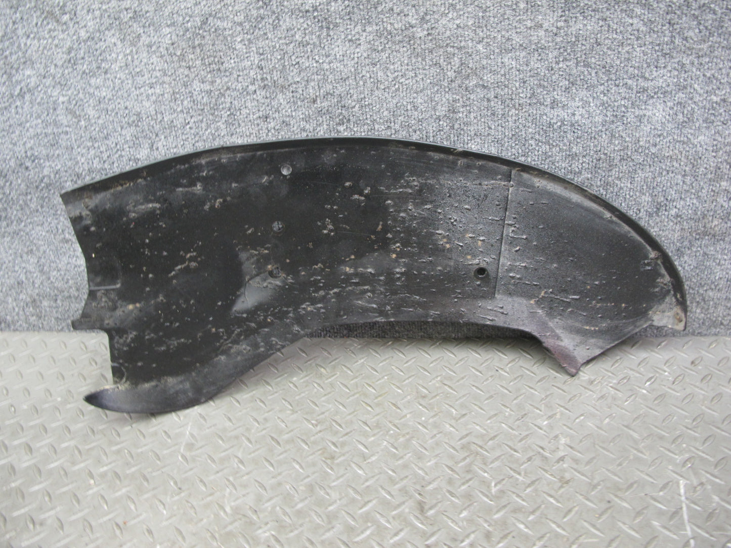 1984-1989 Porsche 928 S Rear Left & Right Side Wheel Cover Splash Guard Set