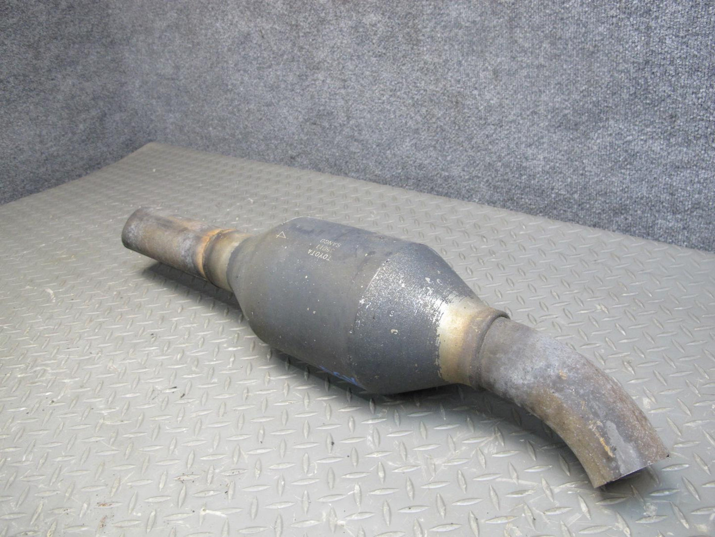 2003-2009 Lexus UZJ120L GX470 4WD Rear  Exhaust Muffler