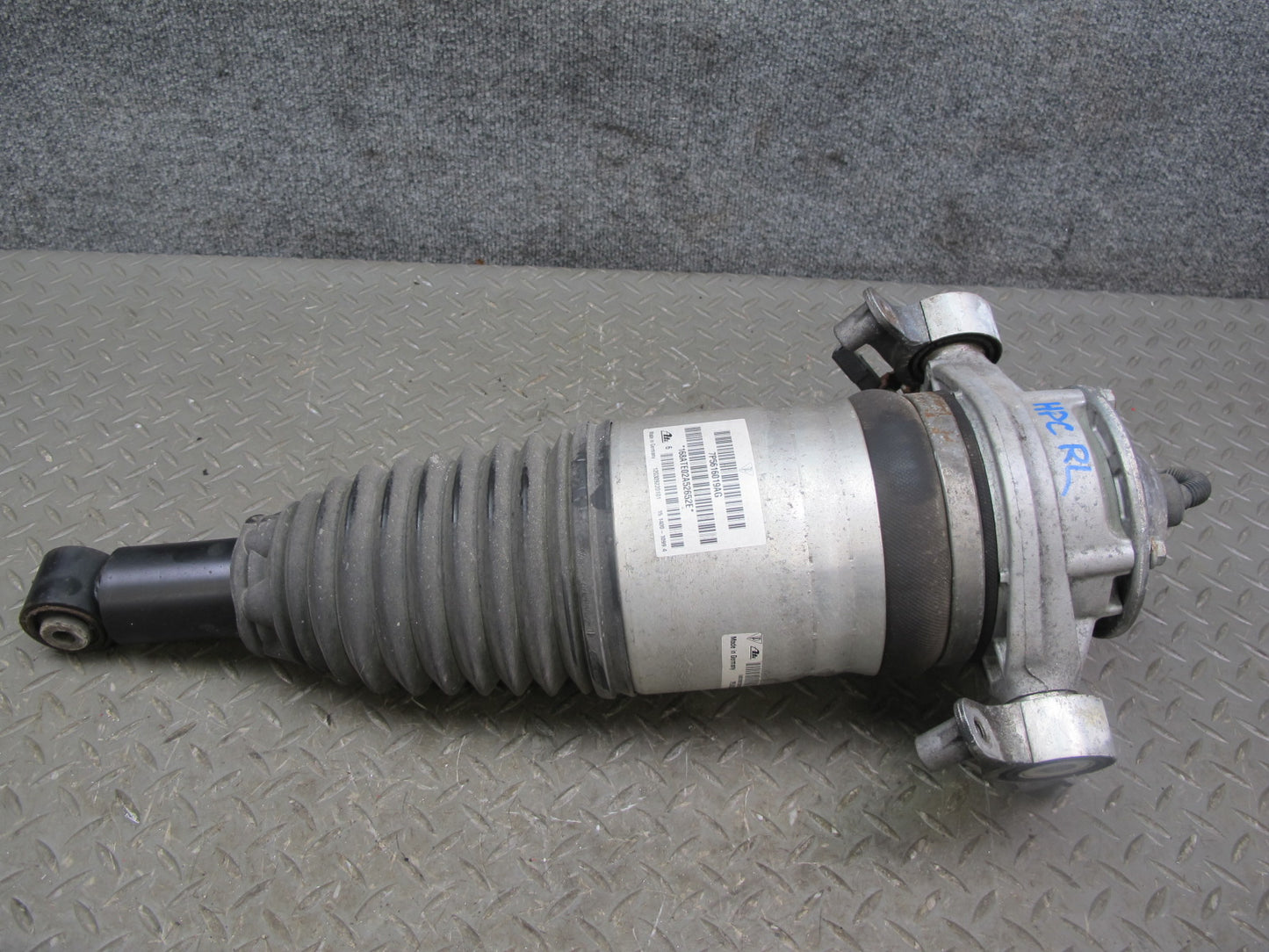 2012-2014 Porsche Cayenne 958 AWD Rear Left Air Spring Strut Shock Absorber