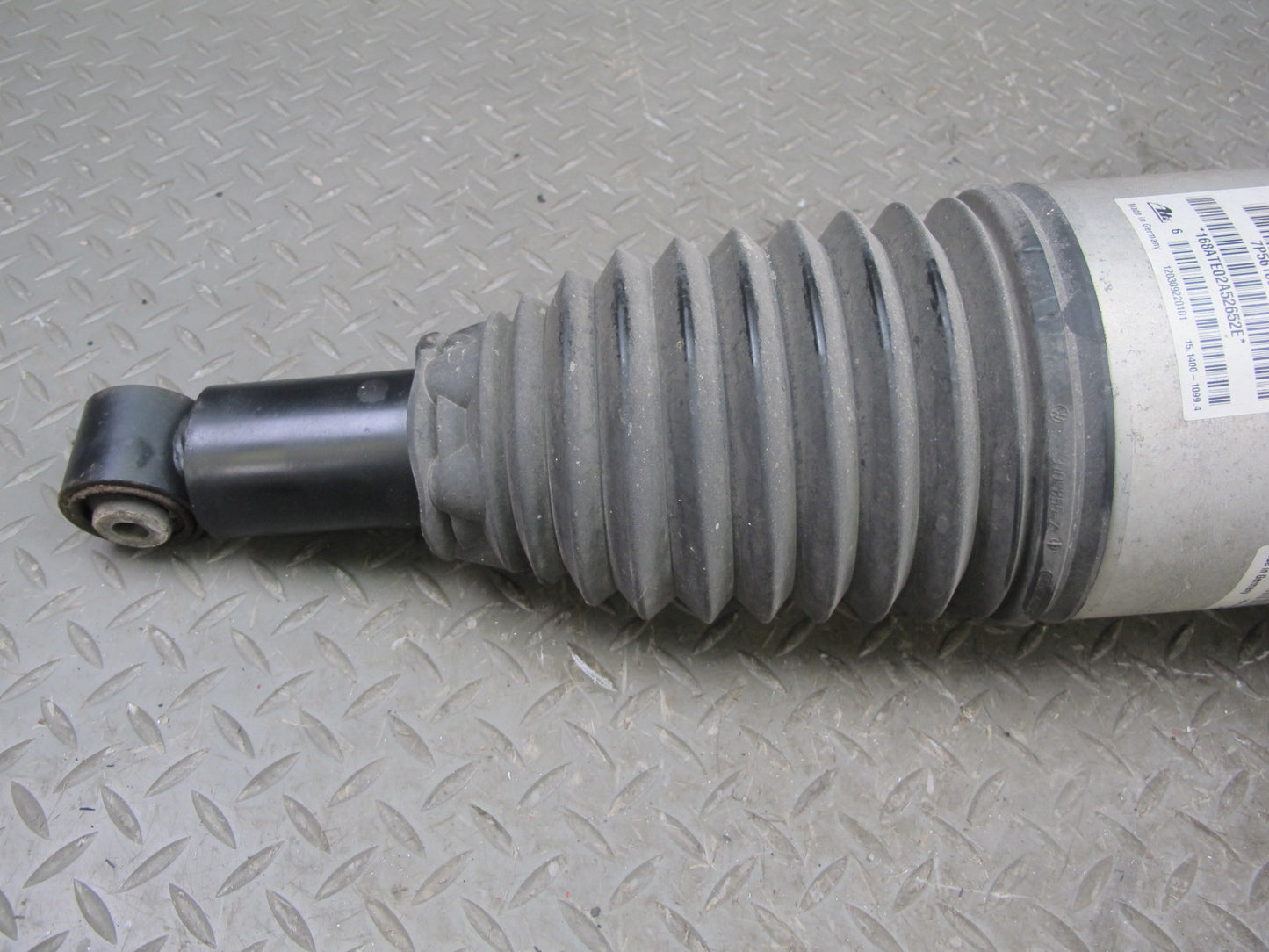 2012-2014 Porsche Cayenne 958 AWD Rear Left Air Spring Strut Shock Absorber