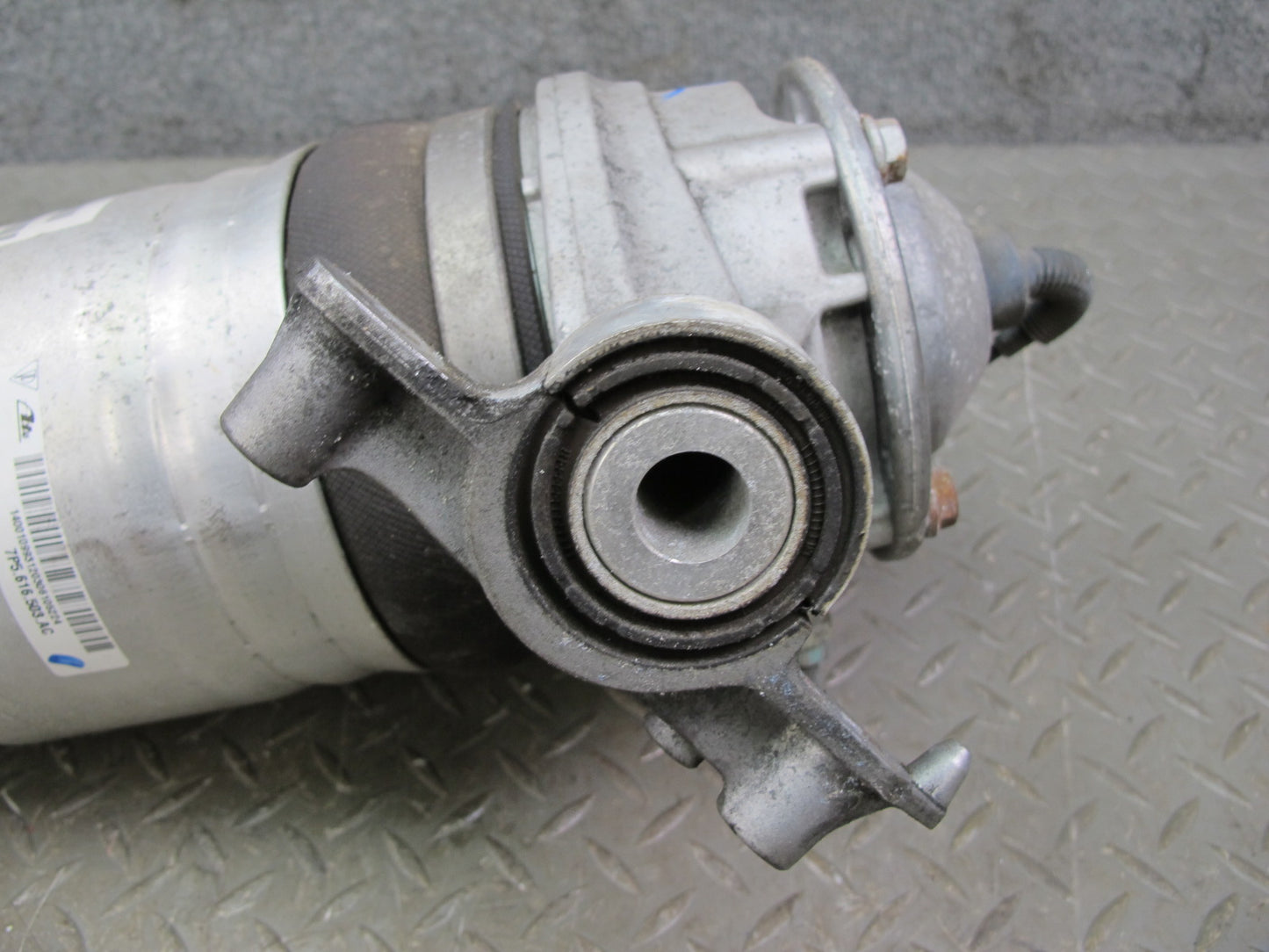 2012-2014 Porsche Cayenne 958 AWD Rear Left Air Spring Strut Shock Absorber