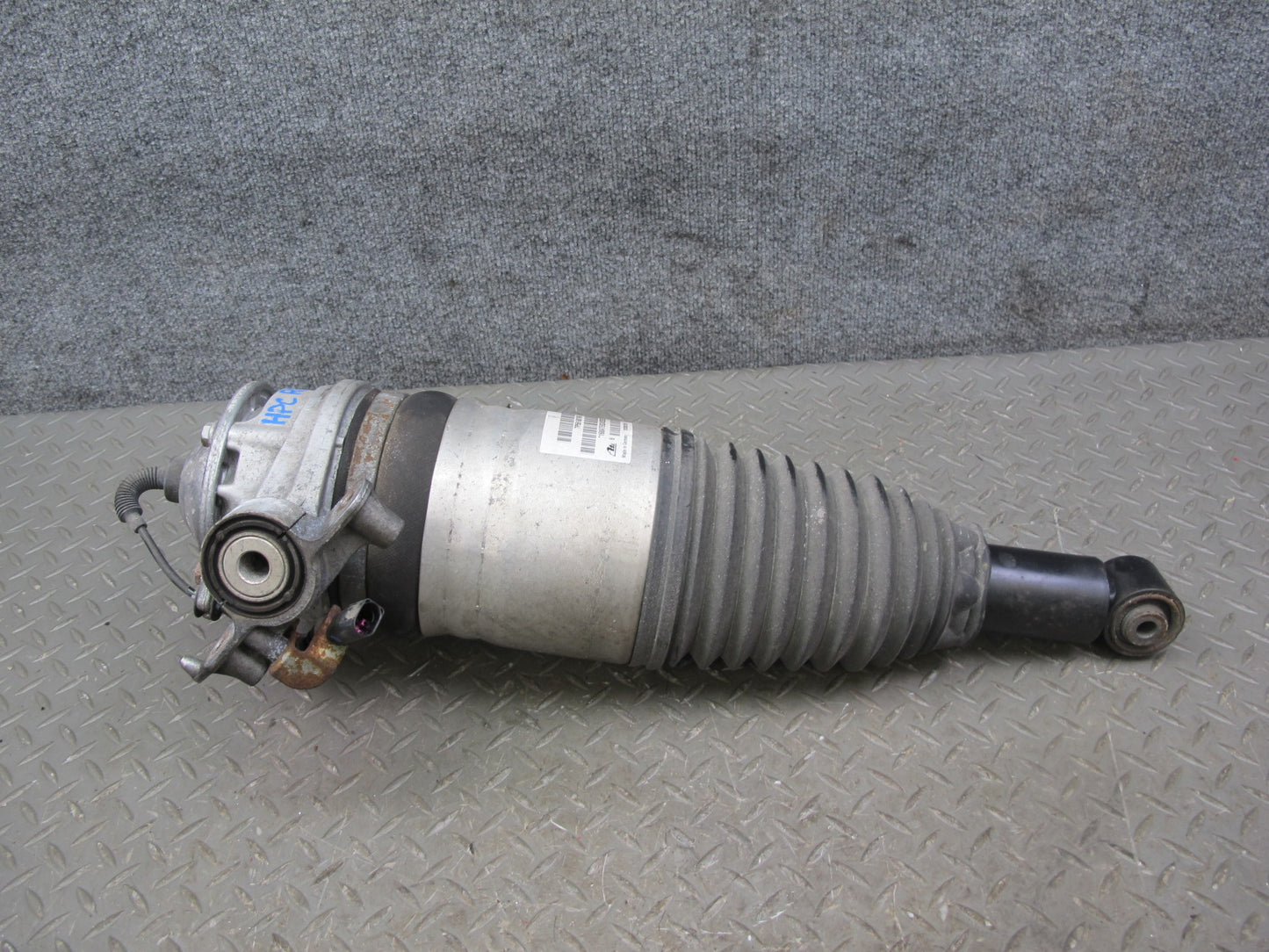 2012-2014 Porsche Cayenne 958 AWD Rear Left Air Spring Strut Shock Absorber
