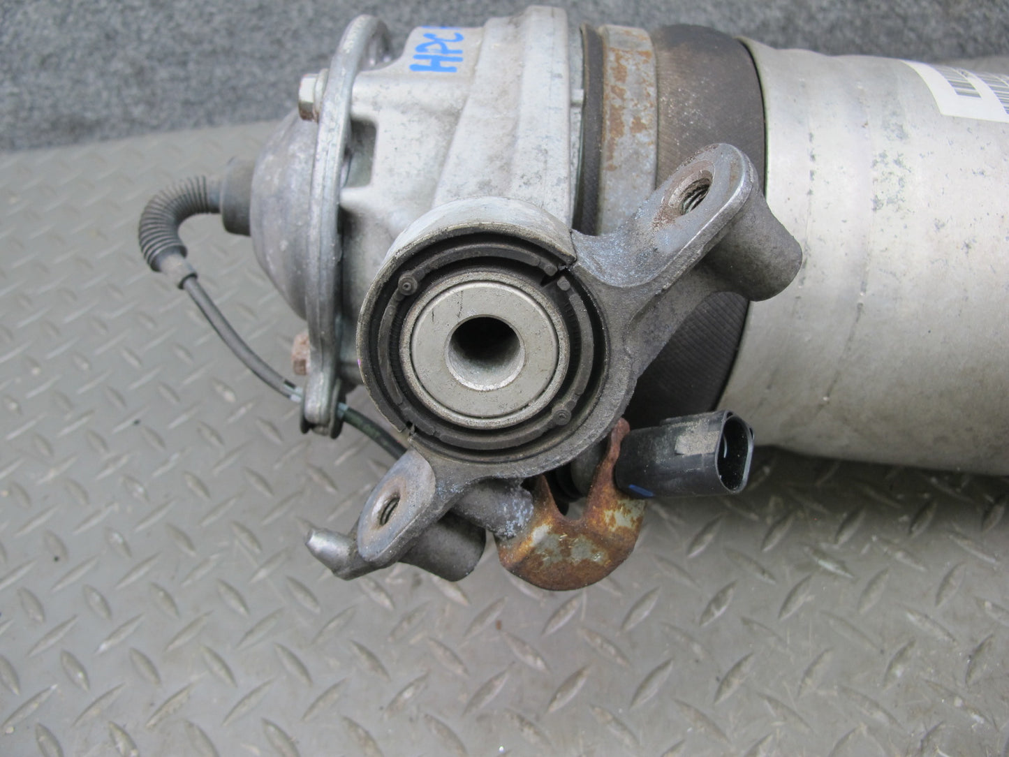 2012-2014 Porsche Cayenne 958 AWD Rear Left Air Spring Strut Shock Absorber