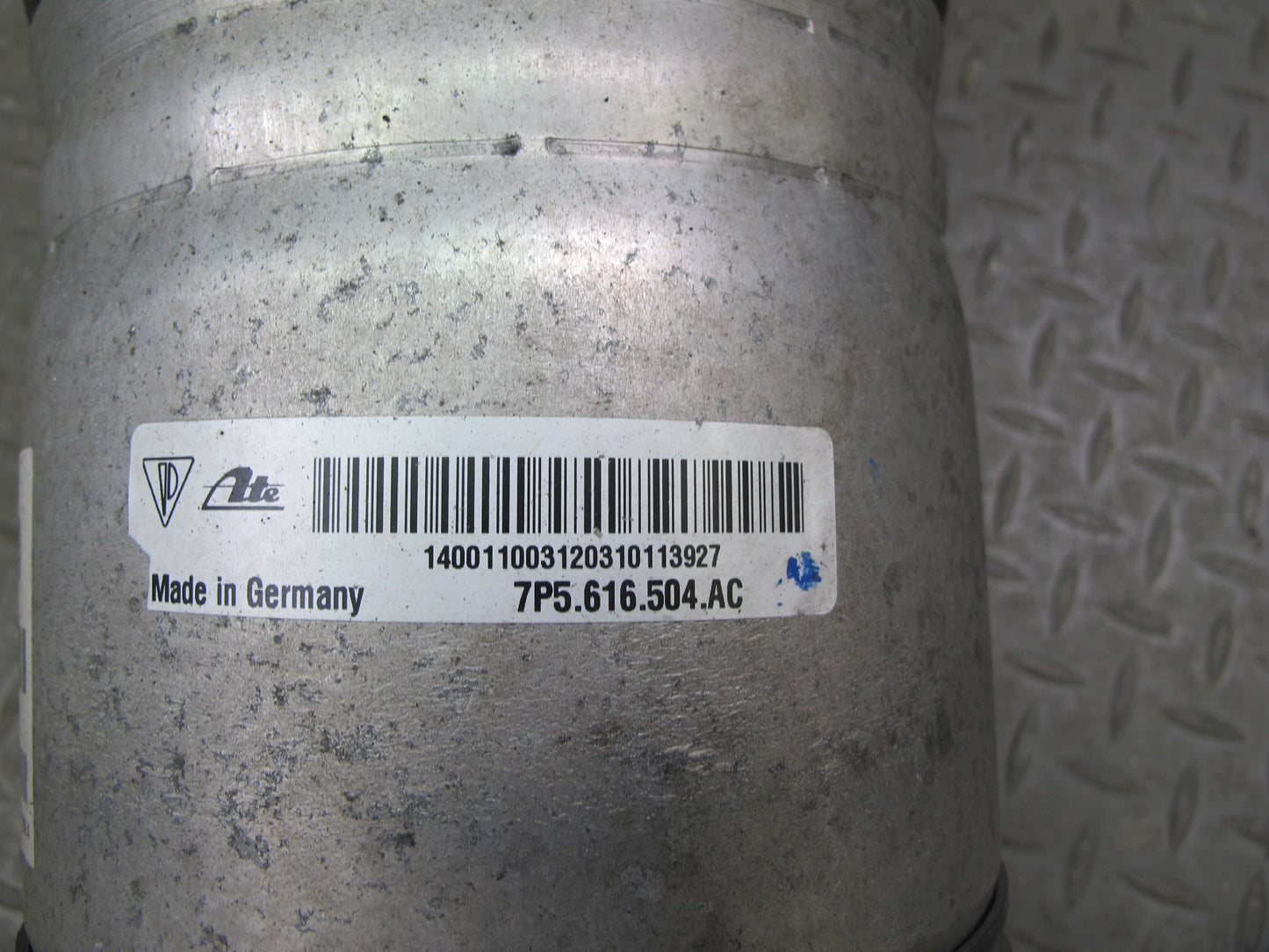 2012-2014 Porsche Cayenne 958 AWD Rear Right Air Spring Strut Shock Absorber
