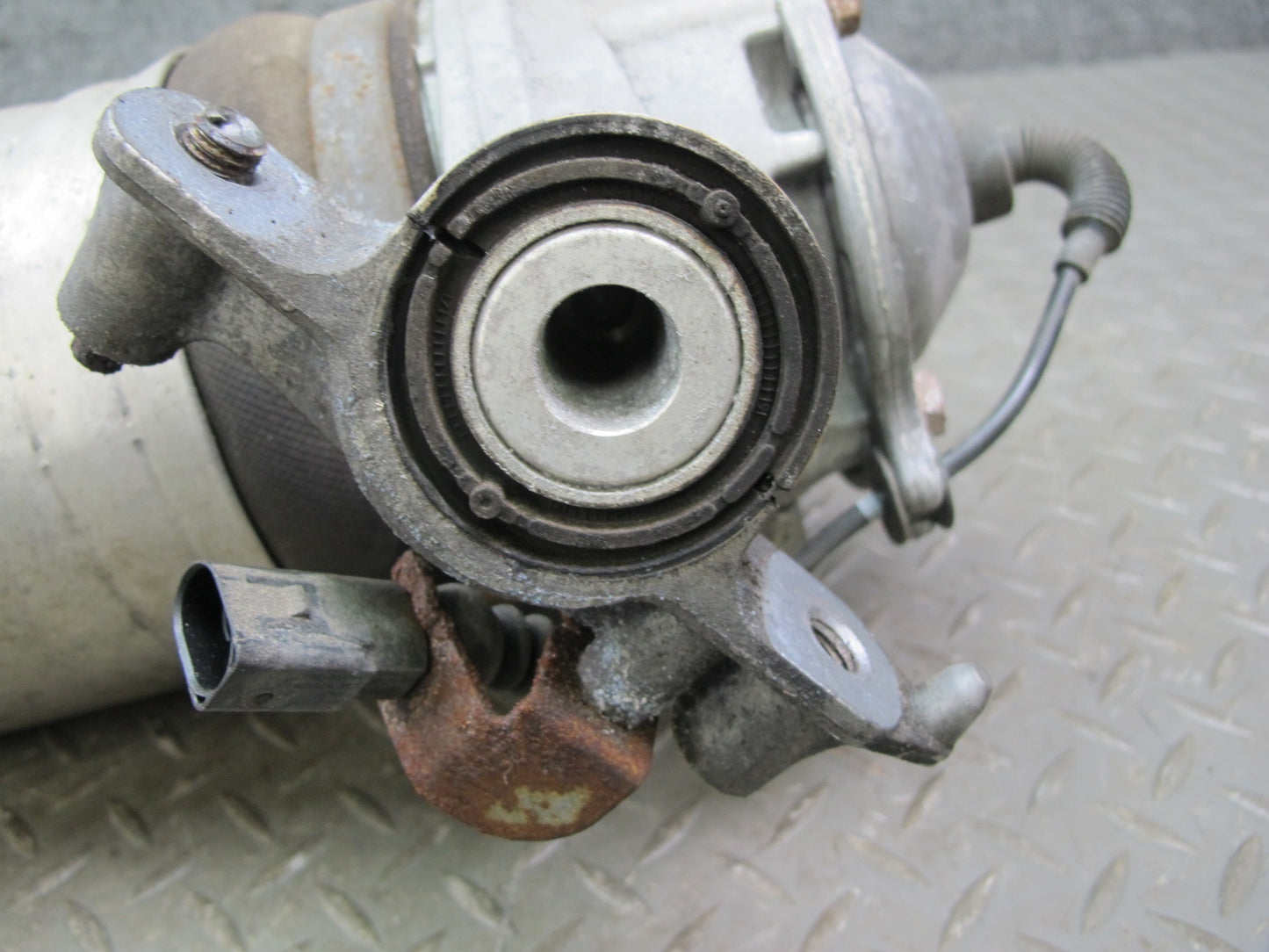 2012-2014 Porsche Cayenne 958 AWD Rear Right Air Spring Strut Shock Absorber