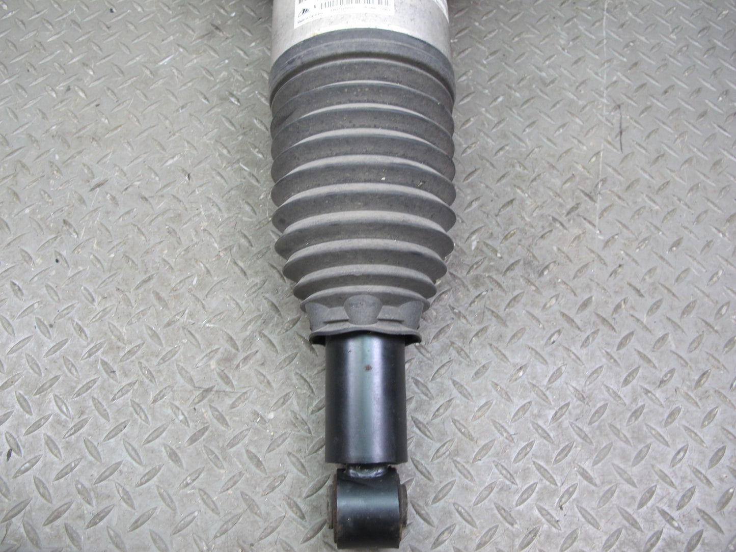2012-2014 Porsche Cayenne 958 AWD Rear Right Air Spring Strut Shock Absorber