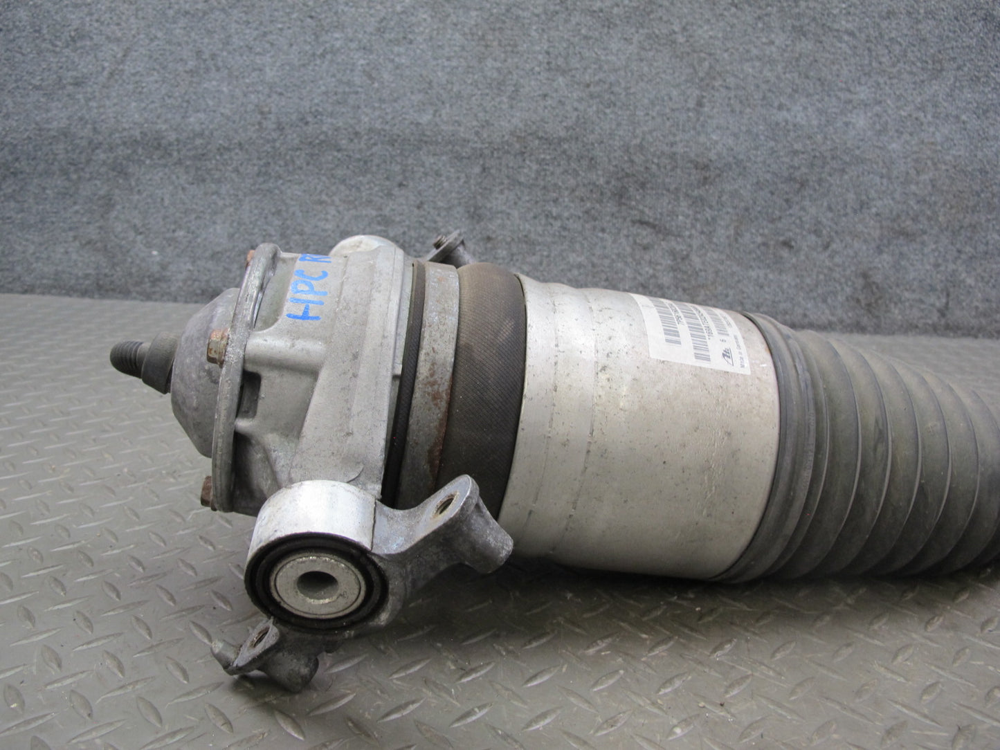 2012-2014 Porsche Cayenne 958 AWD Rear Right Air Spring Strut Shock Absorber