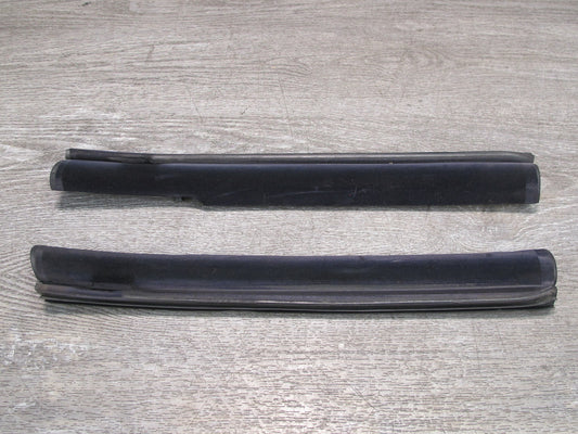 01-06 BMW E46 3-SERIES Convertible Set of 2 Center Window Weatherstrip Guide OEM