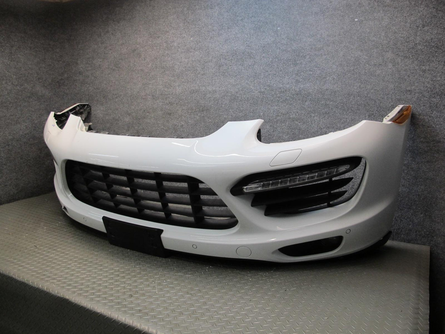 2011-2014 Porsche Cayenne 958 Turbo Front Bumper Cover w Grille & Fog Lights