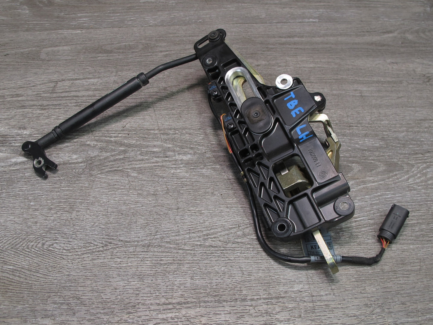 01-06 BMW E46 Convertible Set of 2 Soft TOP Roof Left & Right Lock Latch OEM
