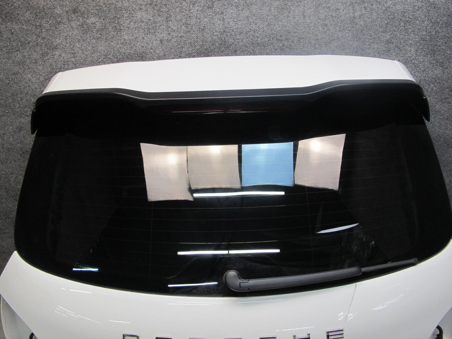 2011-2014 Porsche Cayenne 958 Rear Trunk Lid Tailgate Liftgate Shell w Glass