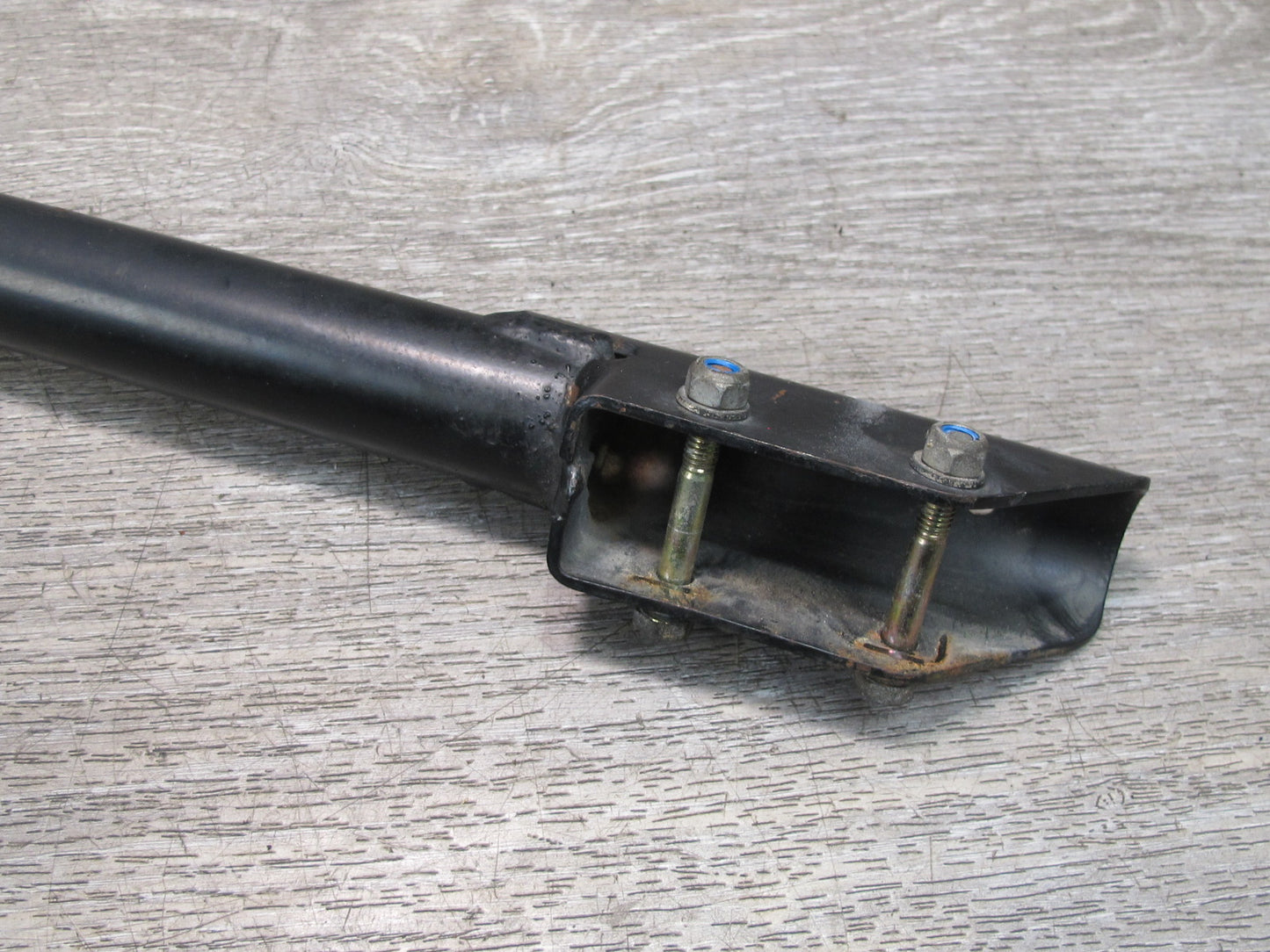 1978-1995 Porsche 928 S Pop-up Headlight Center Shaft Swivel Bar