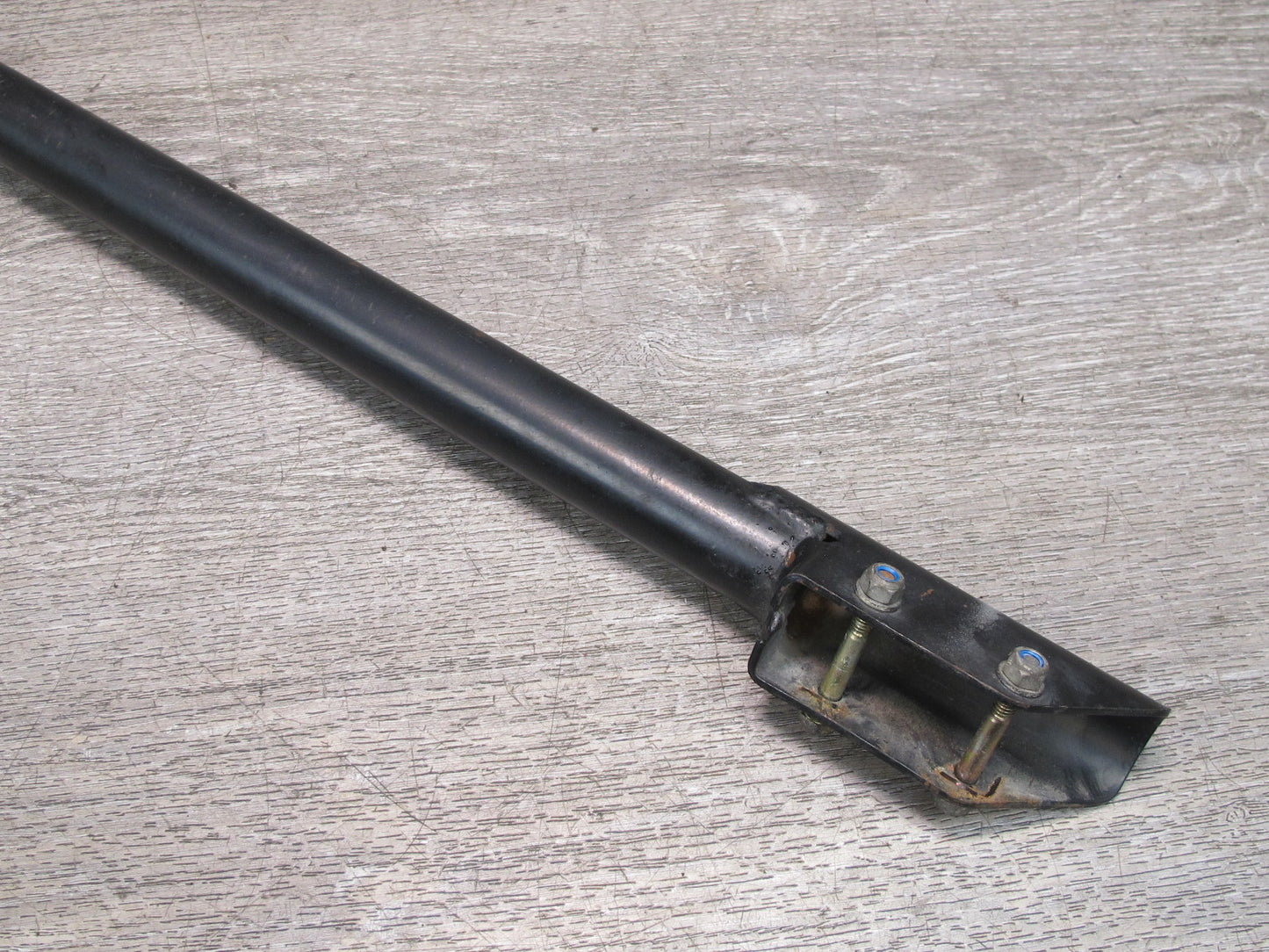 1978-1995 Porsche 928 S Pop-up Headlight Center Shaft Swivel Bar