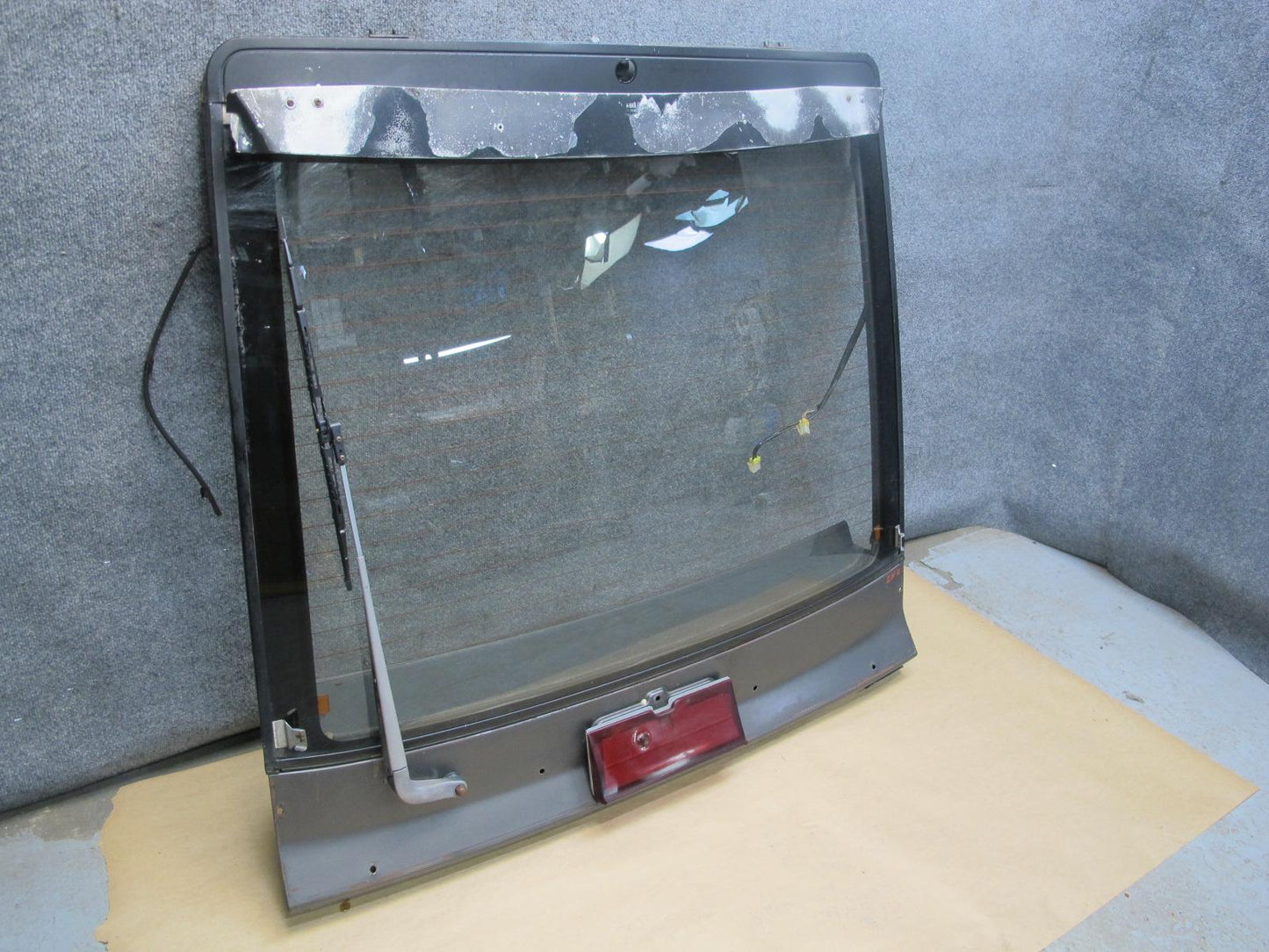 84-86 Nissan Z31 300ZX 2+0 Rear Tailgate Liftgate Panel w Glass & Wiper OEM