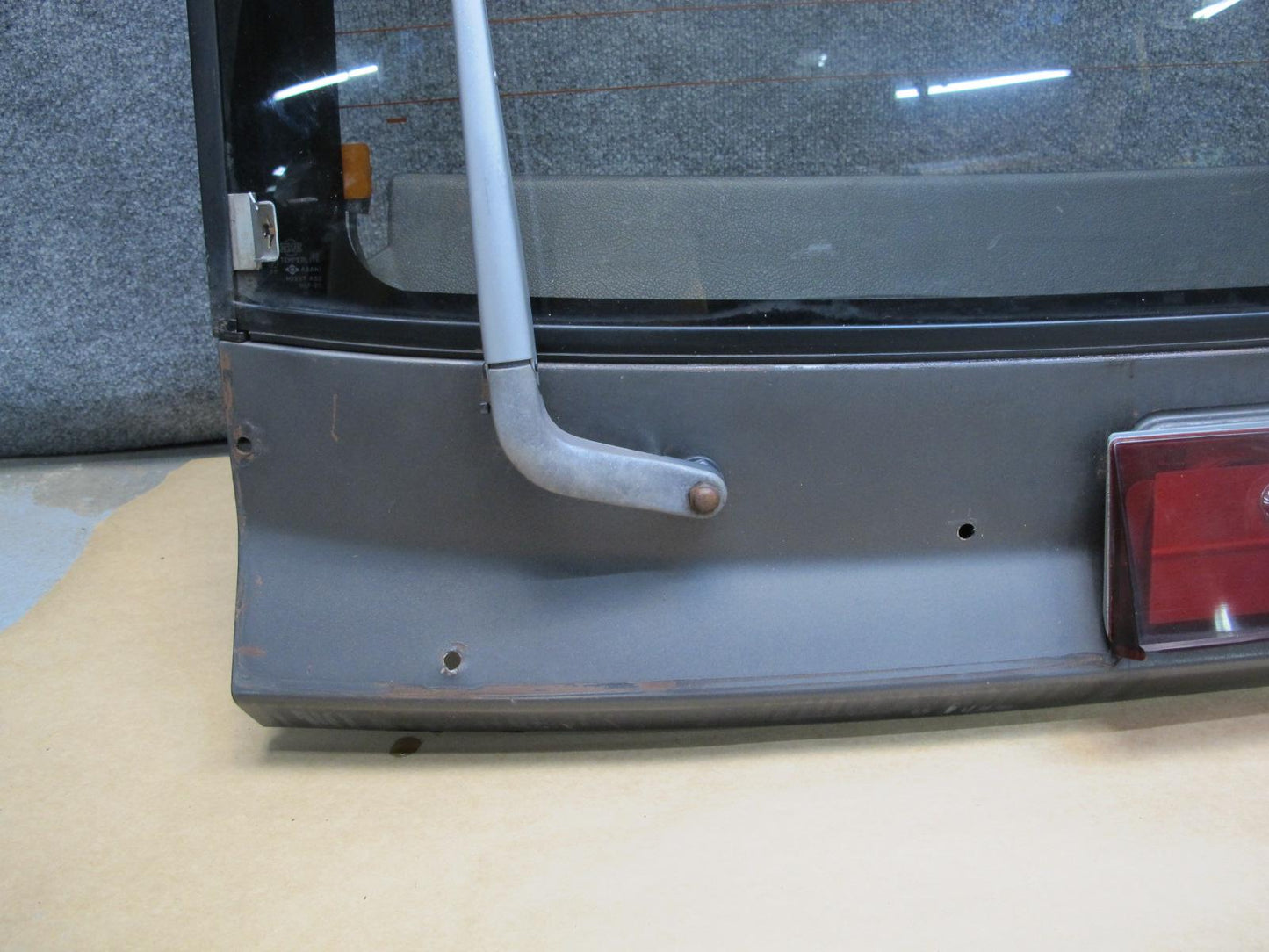 84-86 Nissan Z31 300ZX 2+0 Rear Tailgate Liftgate Panel w Glass & Wiper OEM
