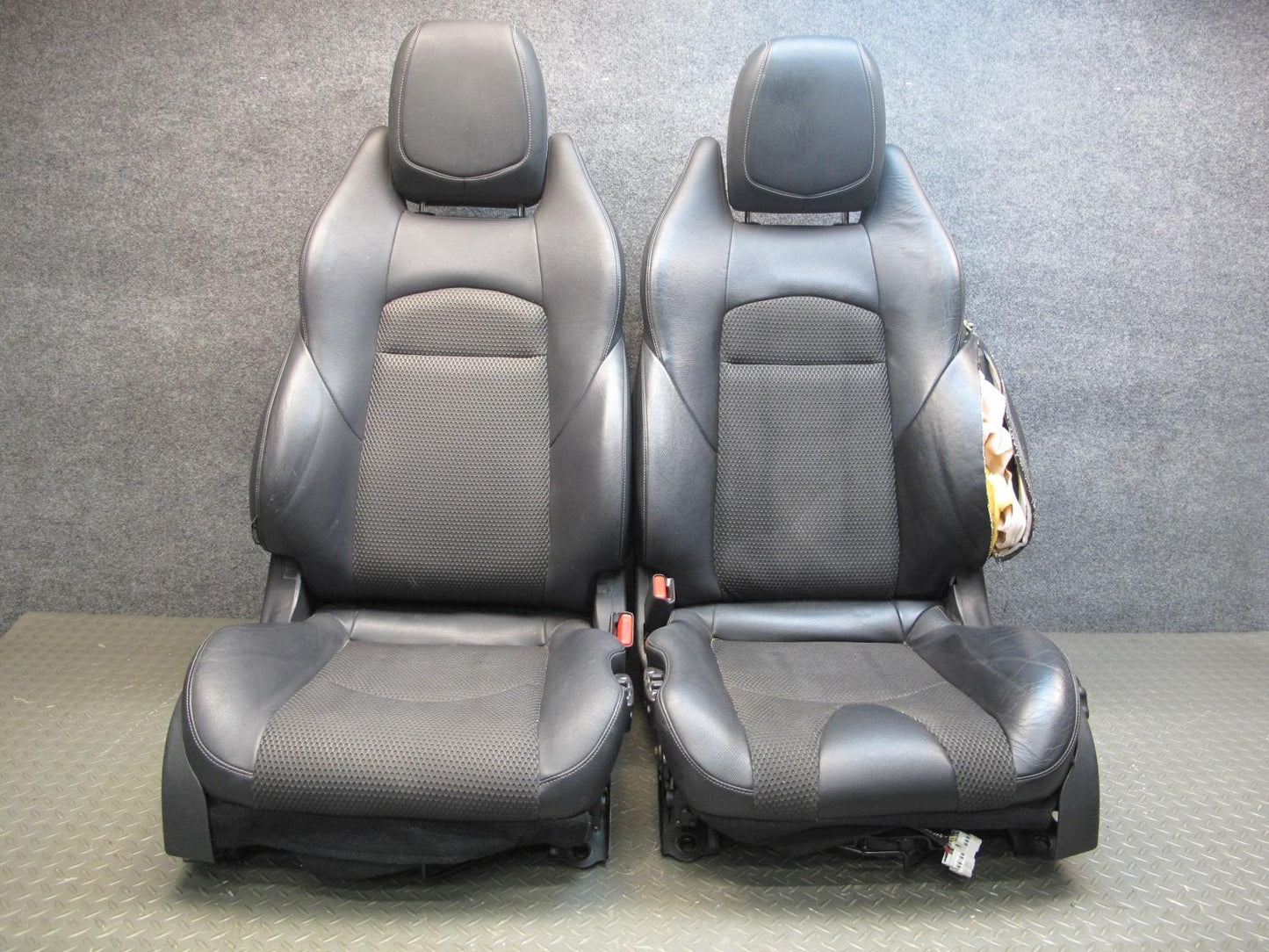 10-19 Nissan Z34 370Z Convertible Set of 2 Left & Right Leather Seat Black OEM