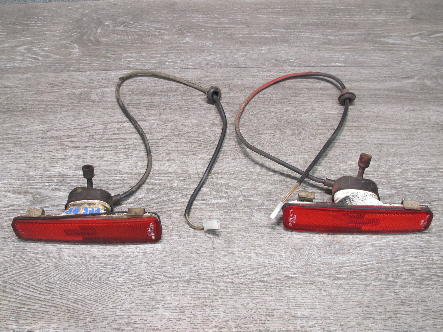 1984-1995 Porsche 928 S Rear Left & Right Side Marker Light Lamp Set of 2