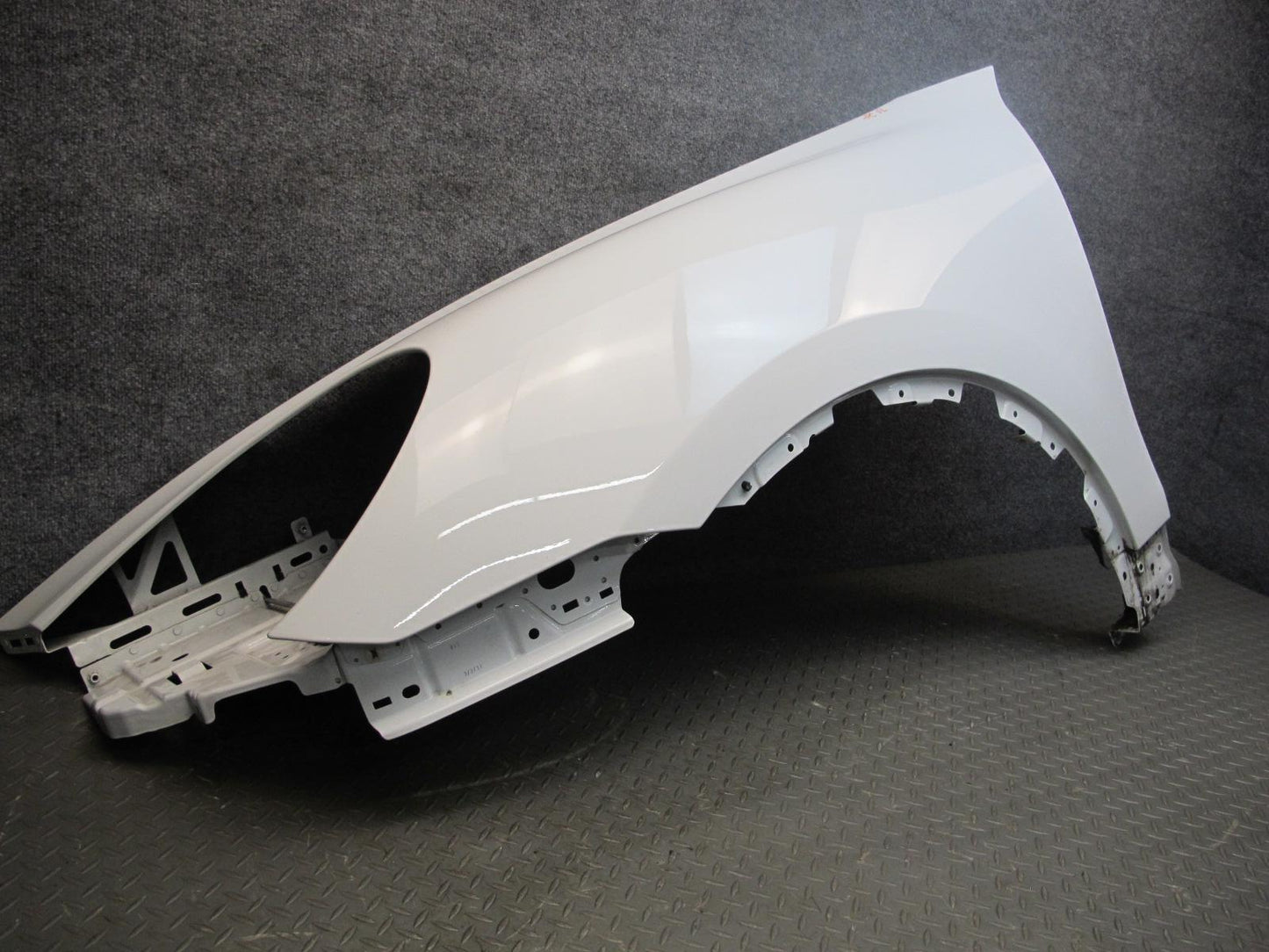 2011-2014 Porsche Cayenne 958 Front Left Fender Shell Panel Cover White