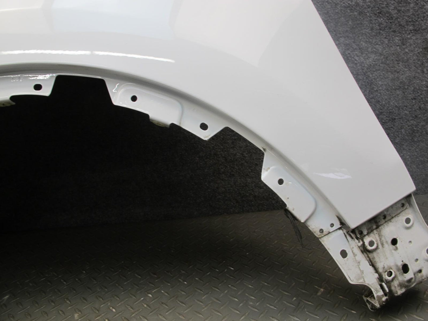 2011-2014 Porsche Cayenne 958 Front Left Fender Shell Panel Cover White