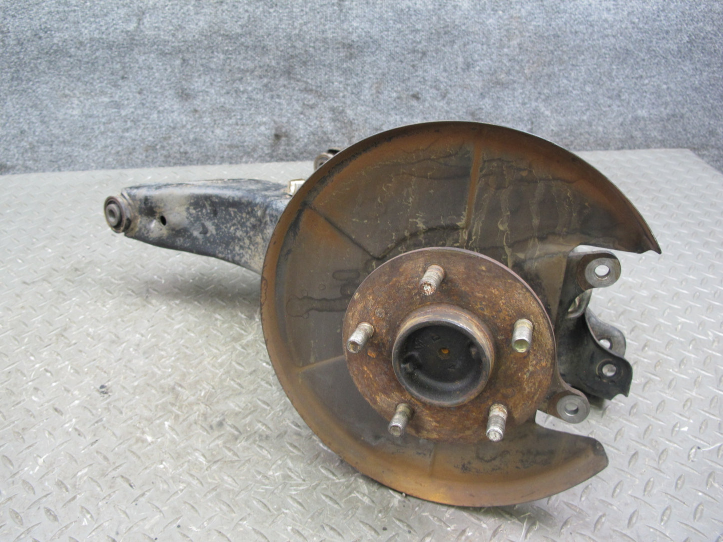 84-86 Nissan Z31 300ZX Turbo Rear Left Trailing Arm Knuckle Wheel Hub OEM