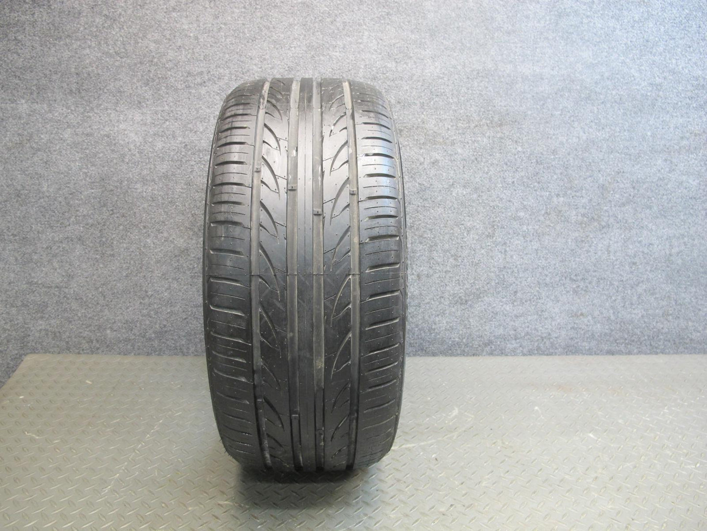 Lexani LXUHP-207 A/S Tire 245/40 ZR18 97W 3224 9/32 Tread