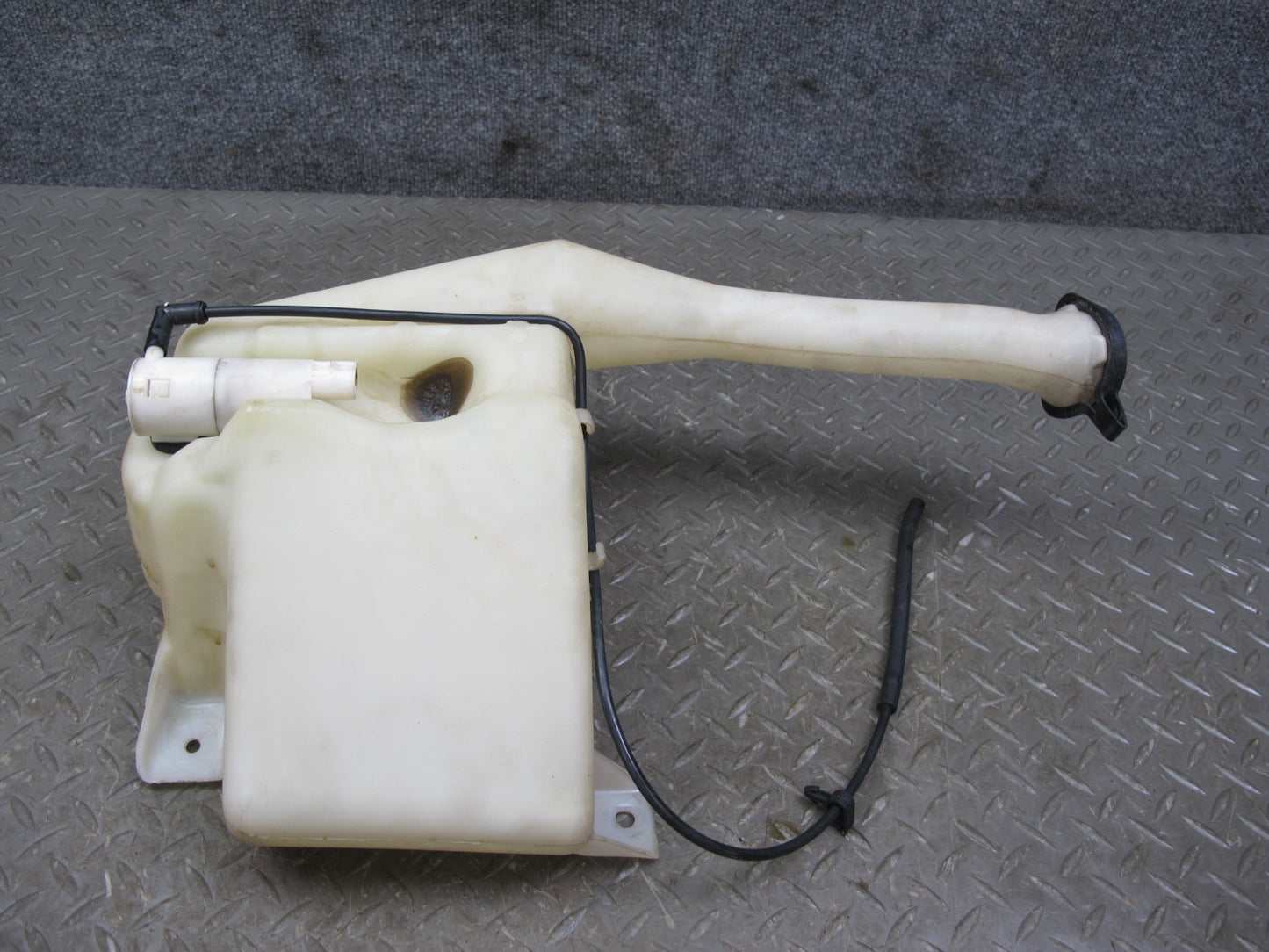 06-09 Pontiac Solstice Windshield Washer Fluid Reservoir Tank w Pump OEM