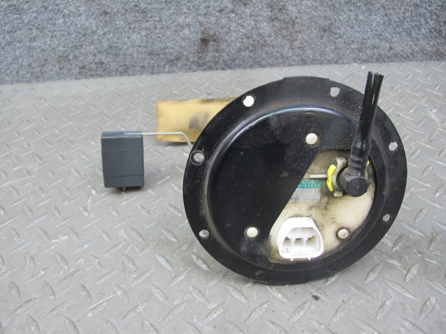 01-05 Lexus JCE10L IS300 Fuel Pump Level Sending Unit Assembly Set OEM