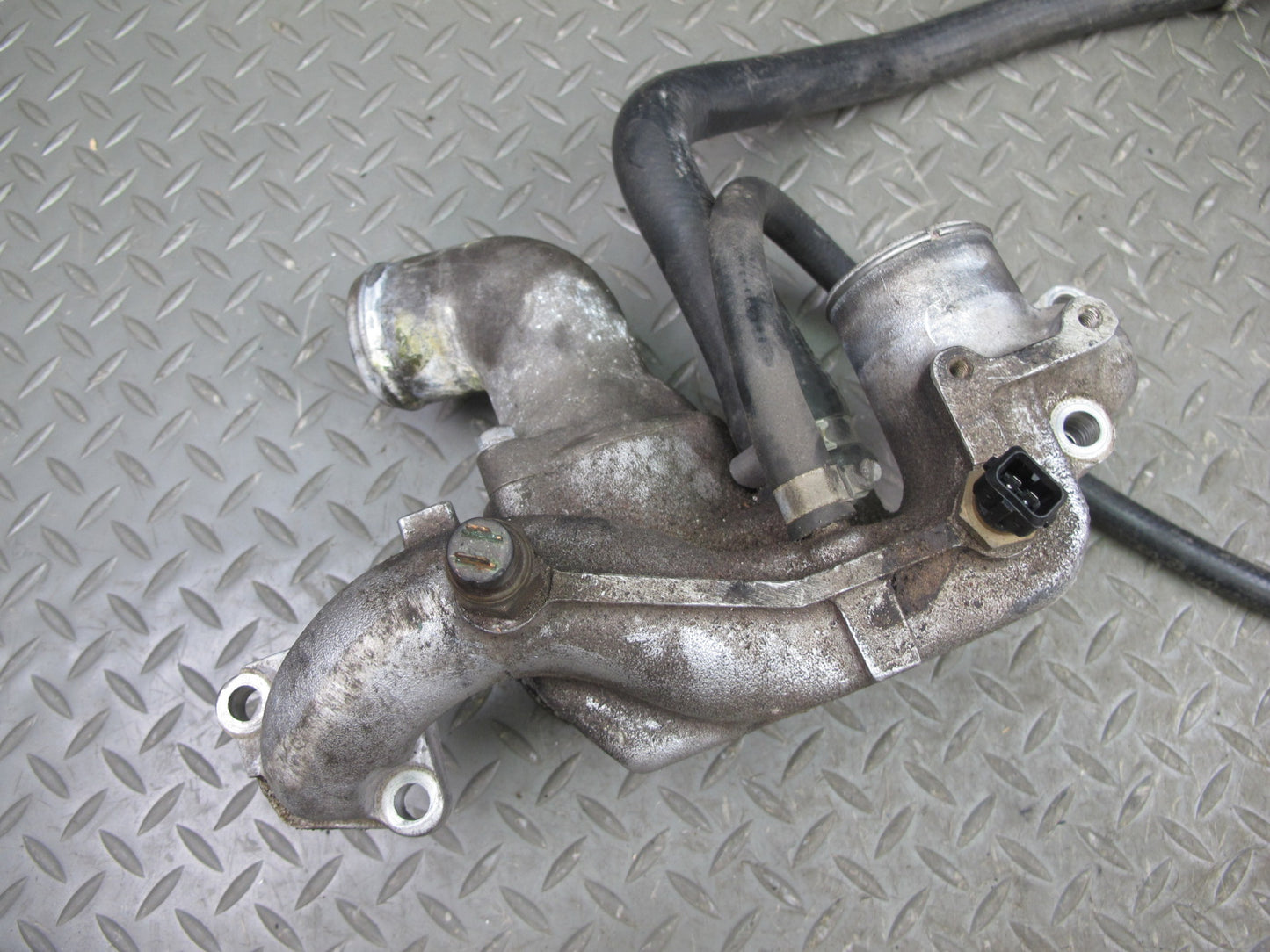 1987-1991 Porsche 928 S4 5.0L V8 Engine Coolant Thermostat Housing Assembly