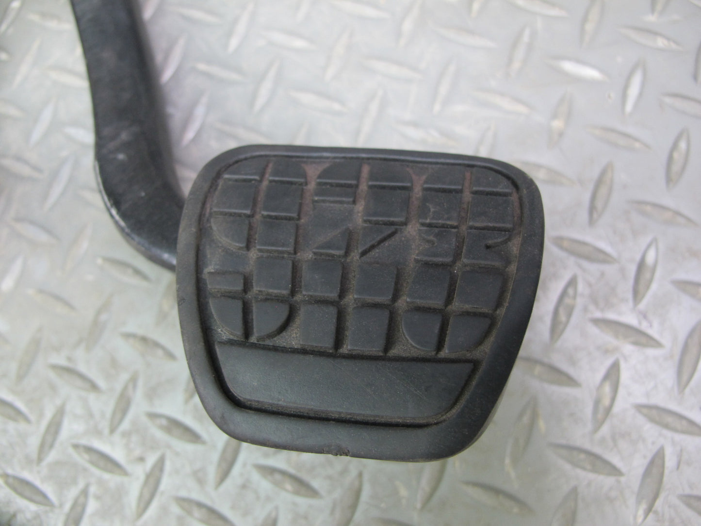 1987-1989 Porsche 928 S4 M/T Manual Clutch Brake Gas Acceleration Pedal Set