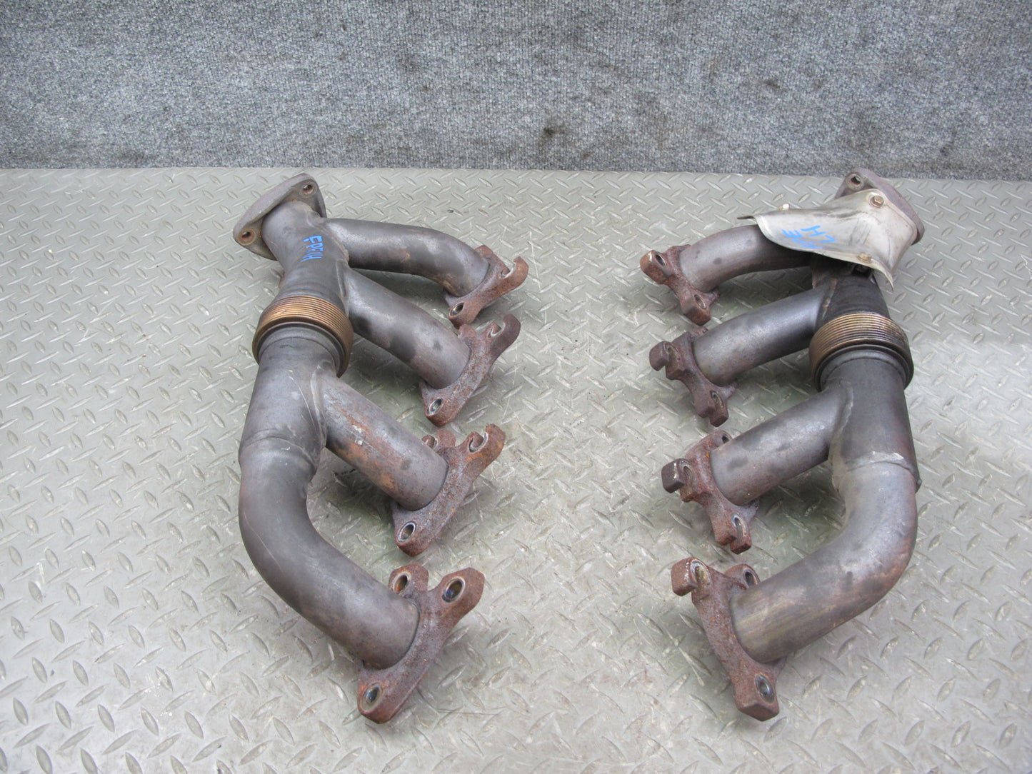 1987-1991 Porsche 928 S 5.0L Engine Left & Right Exhaust Manifold Set of 2