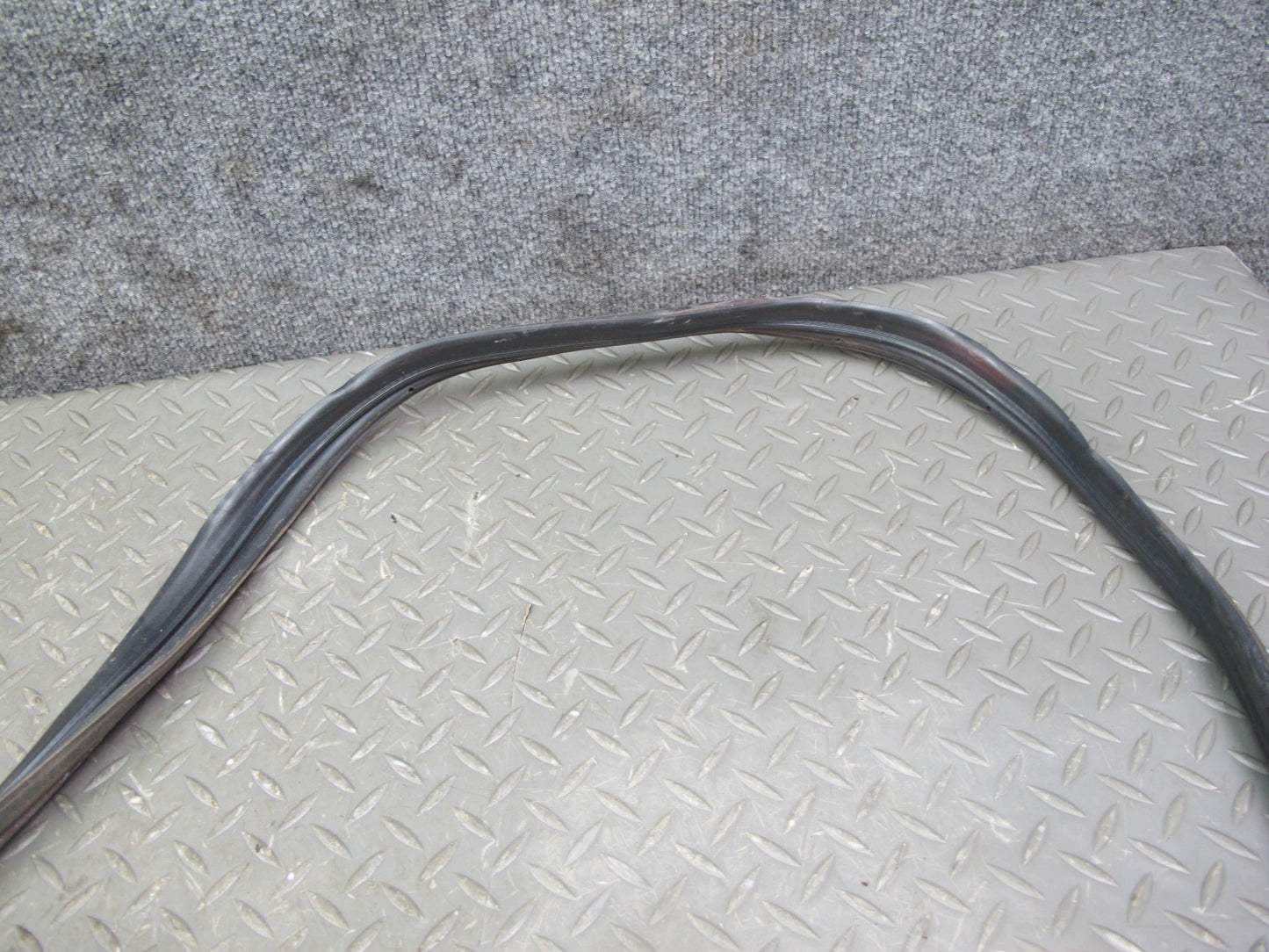 1987-1995 Porsche 928 Rear Trunk Weatherstrip Rubber Seal Gasket