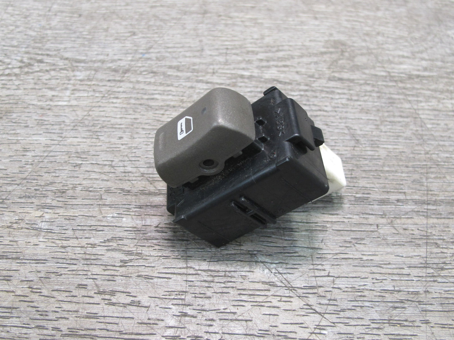 01-06 Lexus UCF30L LS430 Front Right Passenger Door Lock Switch OEM