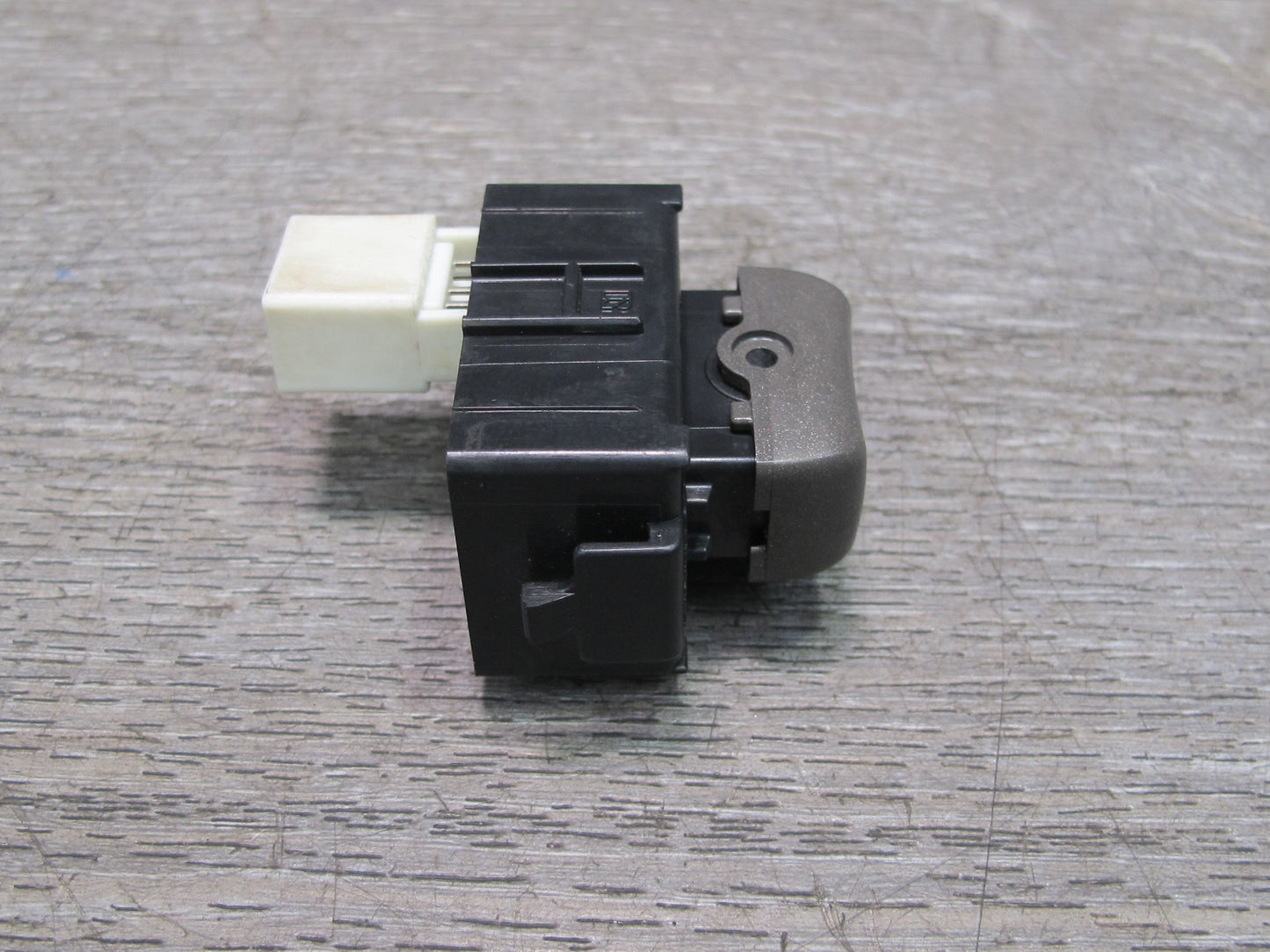 01-06 Lexus UCF30L LS430 Front Right Passenger Door Lock Switch OEM